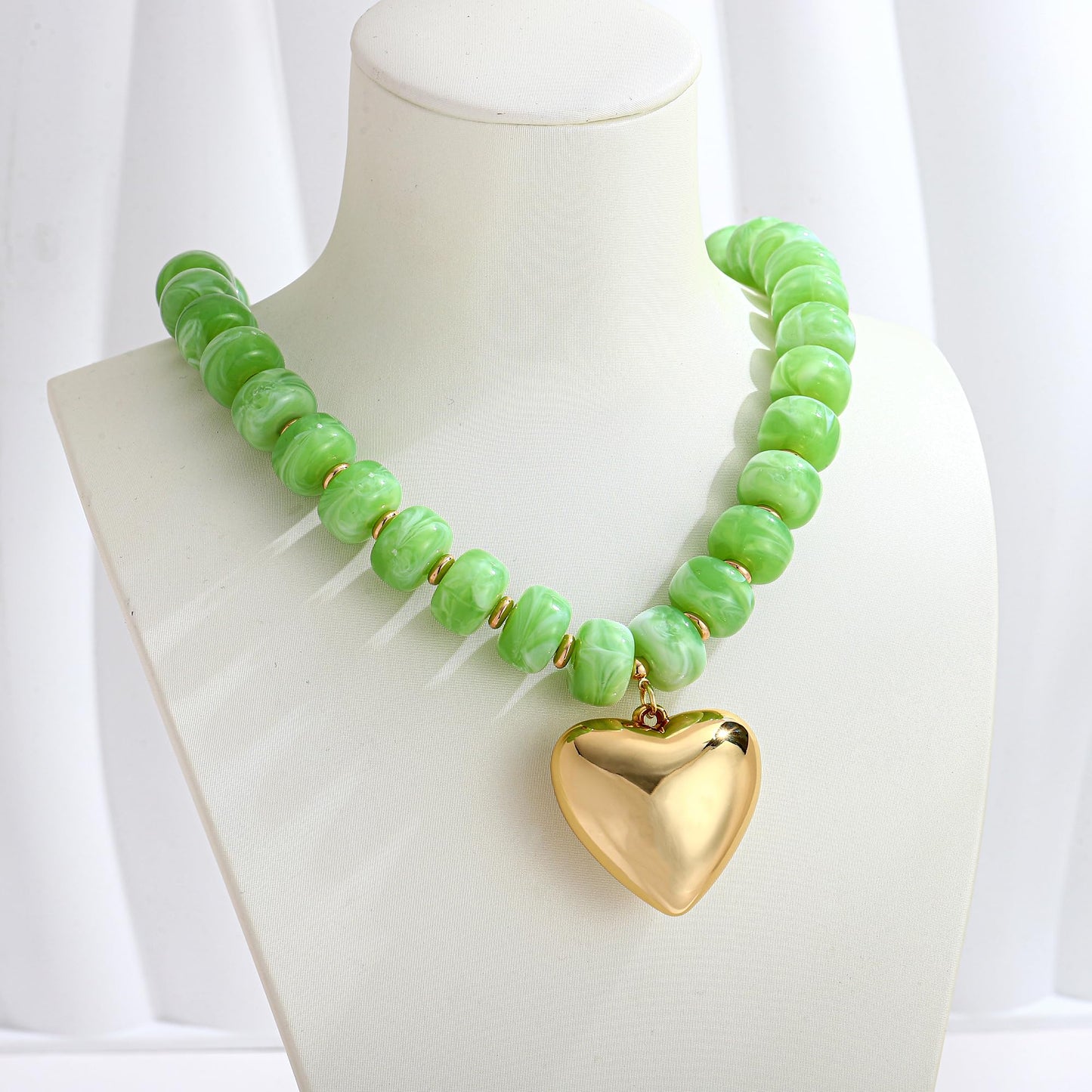 ENSKEFEN Puffy Gold Heart Pendant Necklaces for Women Boho Green Resin Acrylic Beaded Necklace Chunky Bead Choker Necklace Summer Fashion Jewelry