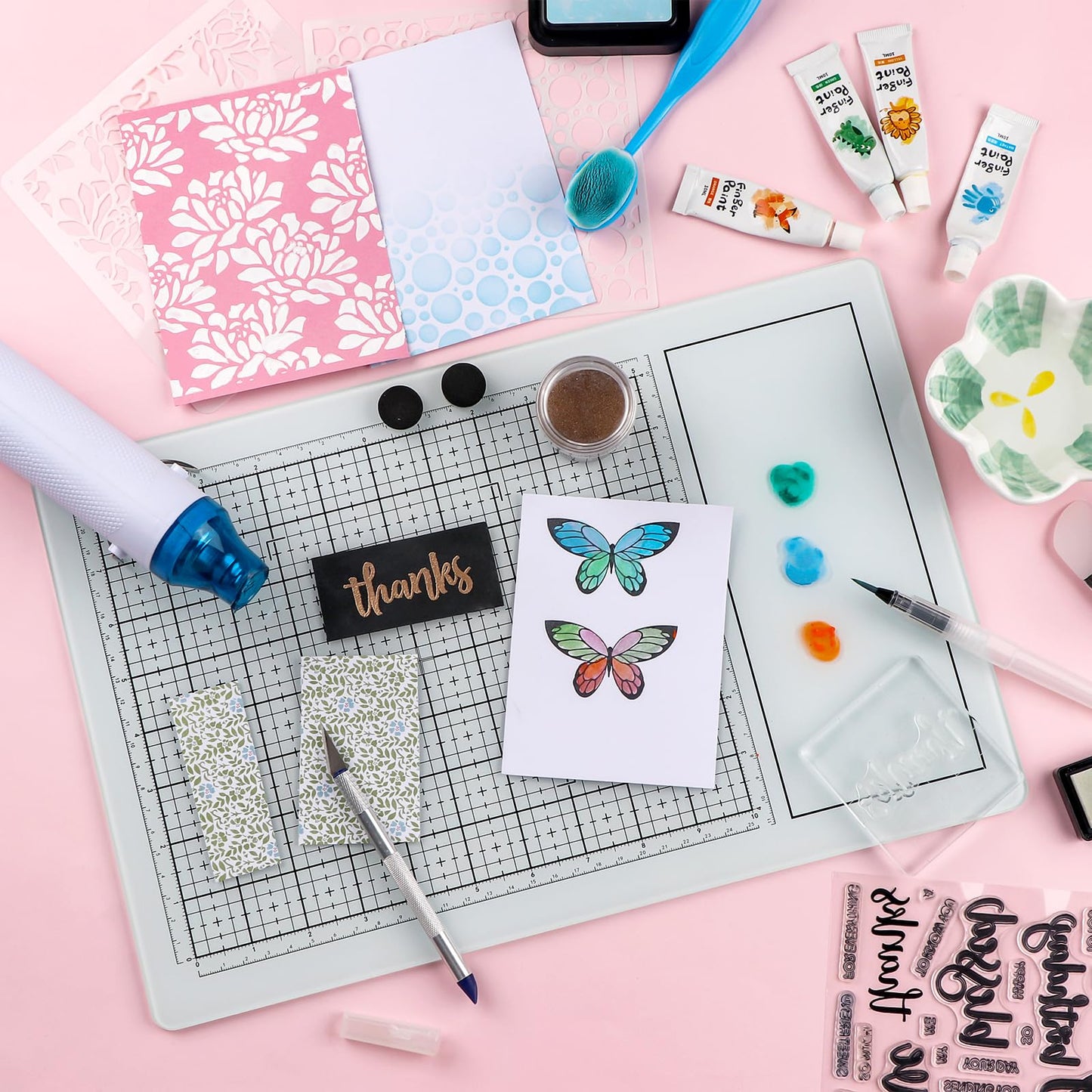 BAOFALI Magnetic Glass Craft Mat; 15.75"x10.24"Heat Resistant Glass Media Cutting Mat W/MagnetsGridlines and Measurements; for Cutting, Stamping, Mixed Media, Heat Embossing and Hot Glue Projects