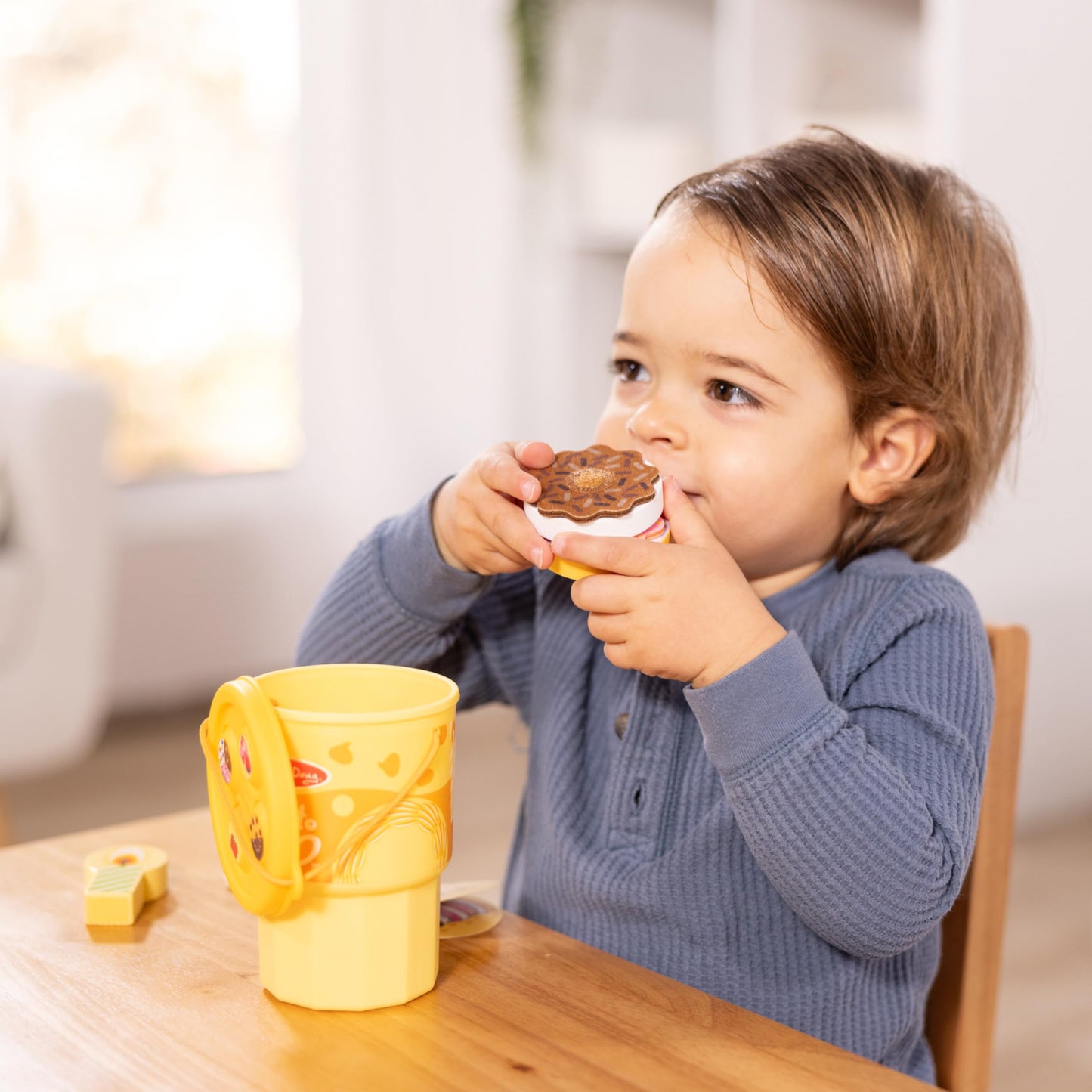 Melissa & Doug Play to Go Cups Food Playset Bundle (2-Pack) - Travel Toys and Pretend Play Food with Fidget Lids for Road Trip Activities for Kids