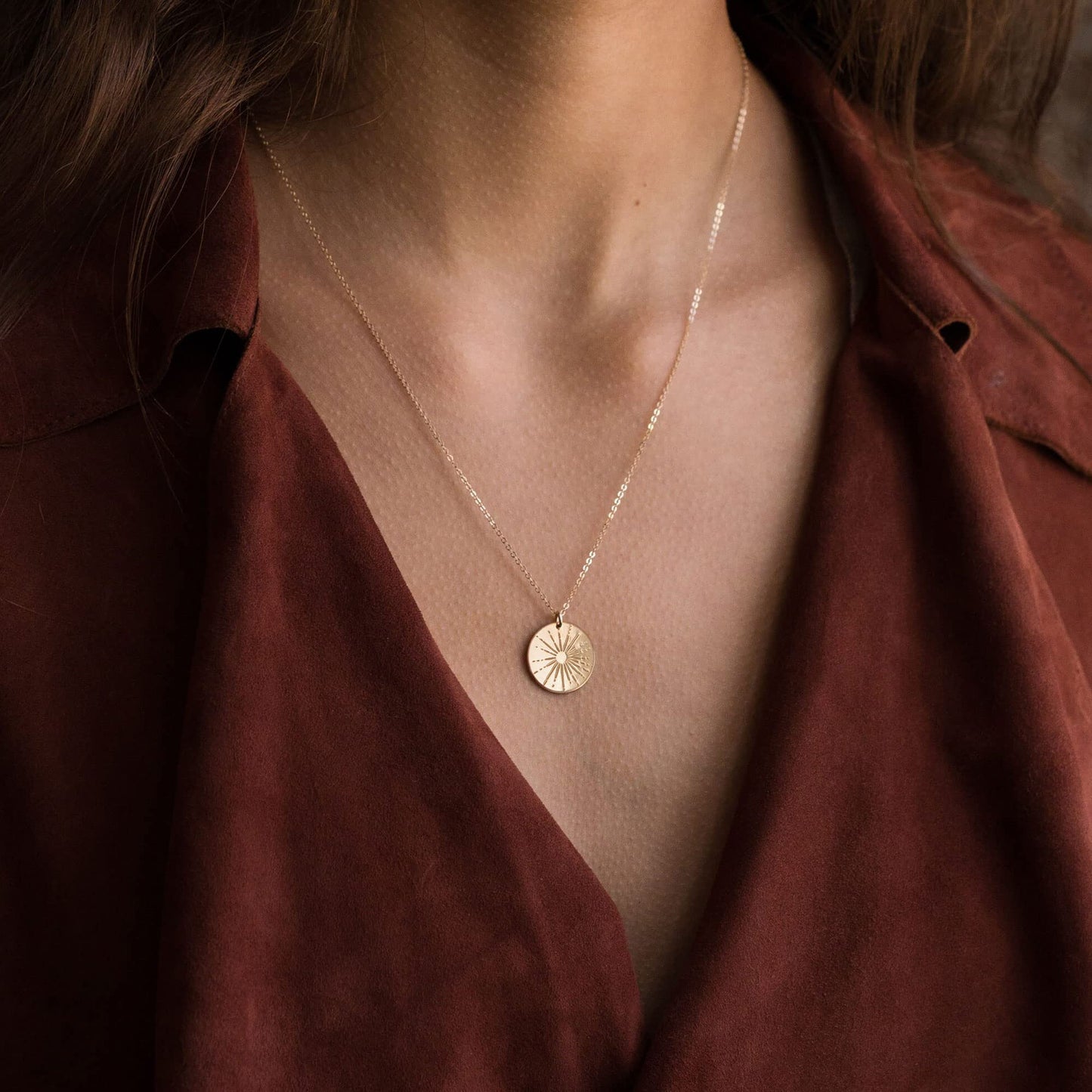 VRIUA Sun Necklace for Women 14k Gold Plated Dainty Disc Sun Pendant Gold Coin Necklace Minimalist Simple Jewelry