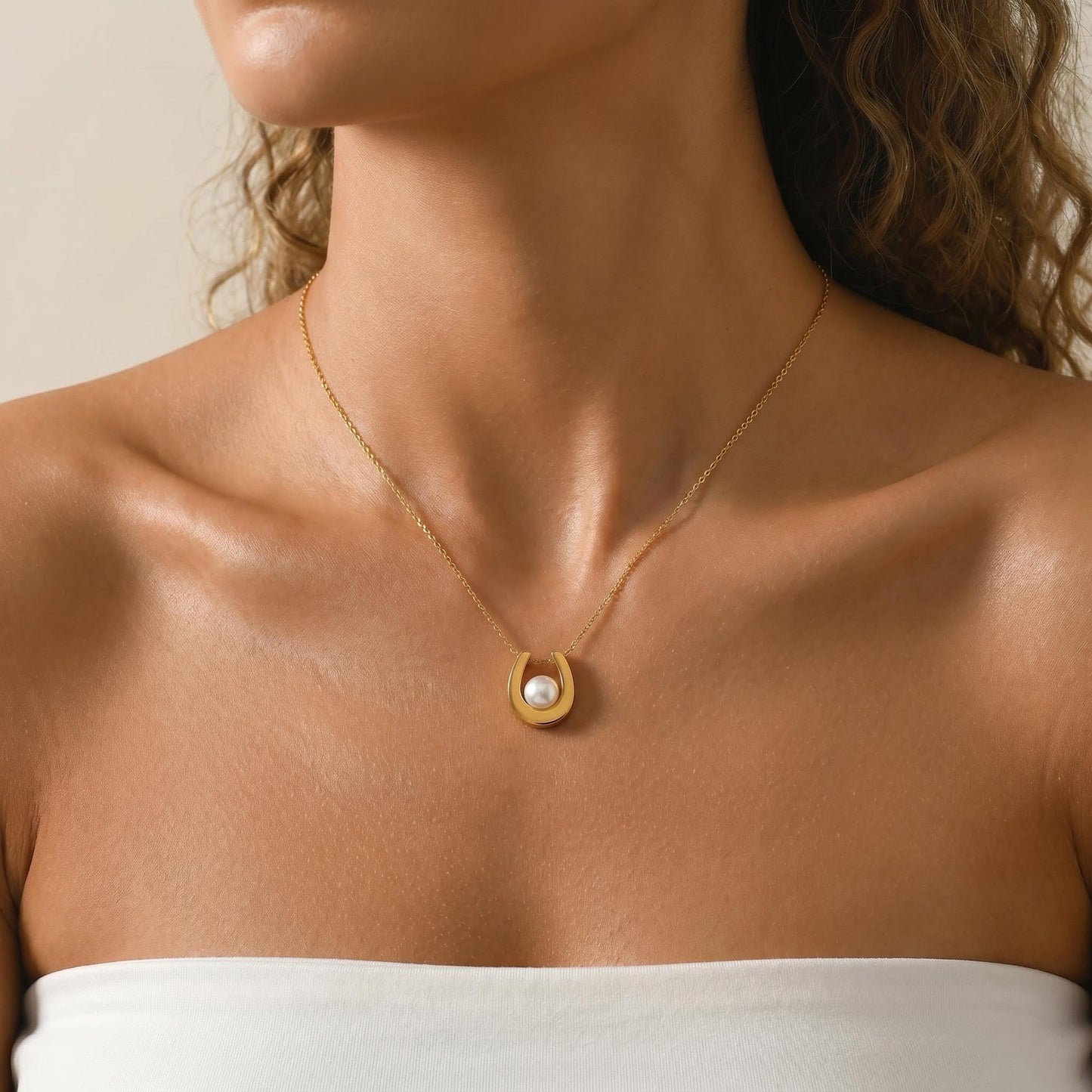 NONAMOIS 18K Gold Plated Pearl Necklace for Women Stainless Steel Dainty Gold Lucky Horseshoe Pendant Choker Necklace Trendy Non Tarnish Jewelry