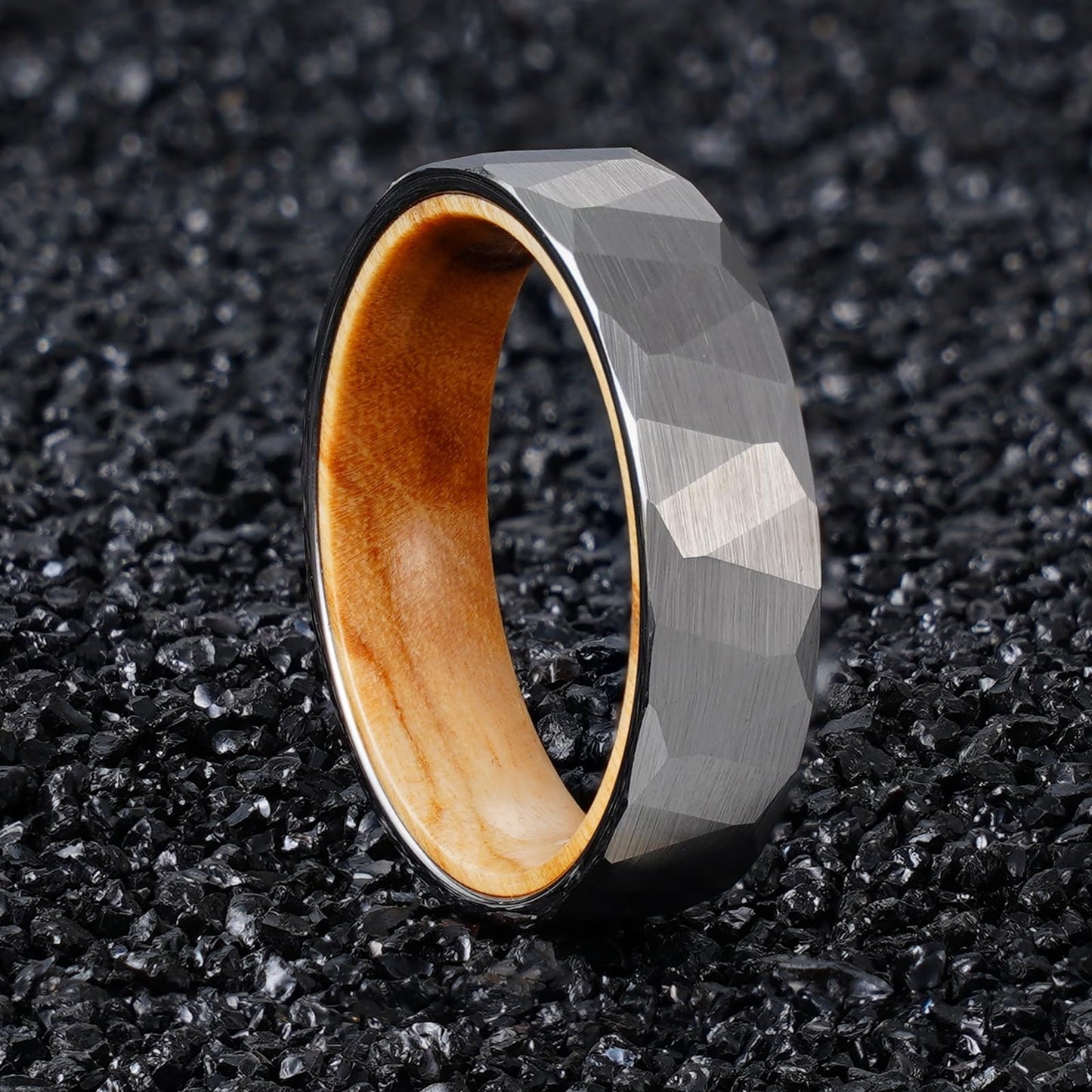 JEWPER 6MM 8mm Black/silver/gold Tungsten Rings for Men Womens Couple Fashion Jewelry Promise Engagement Wedding Band Hammered Inner ring inlaid with olive wood Carbide Polished Edge Comfort Fit