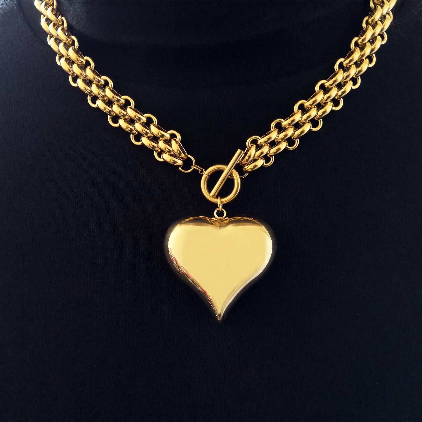 jomjeu Chunky Gold Necklace for Women Heart Necklaces 18K Gold Plated Stainless Steel Chain Pendant Necklace Classic Trendy Toggle Thick Gold Necklaces Jewelry Gifts for Women