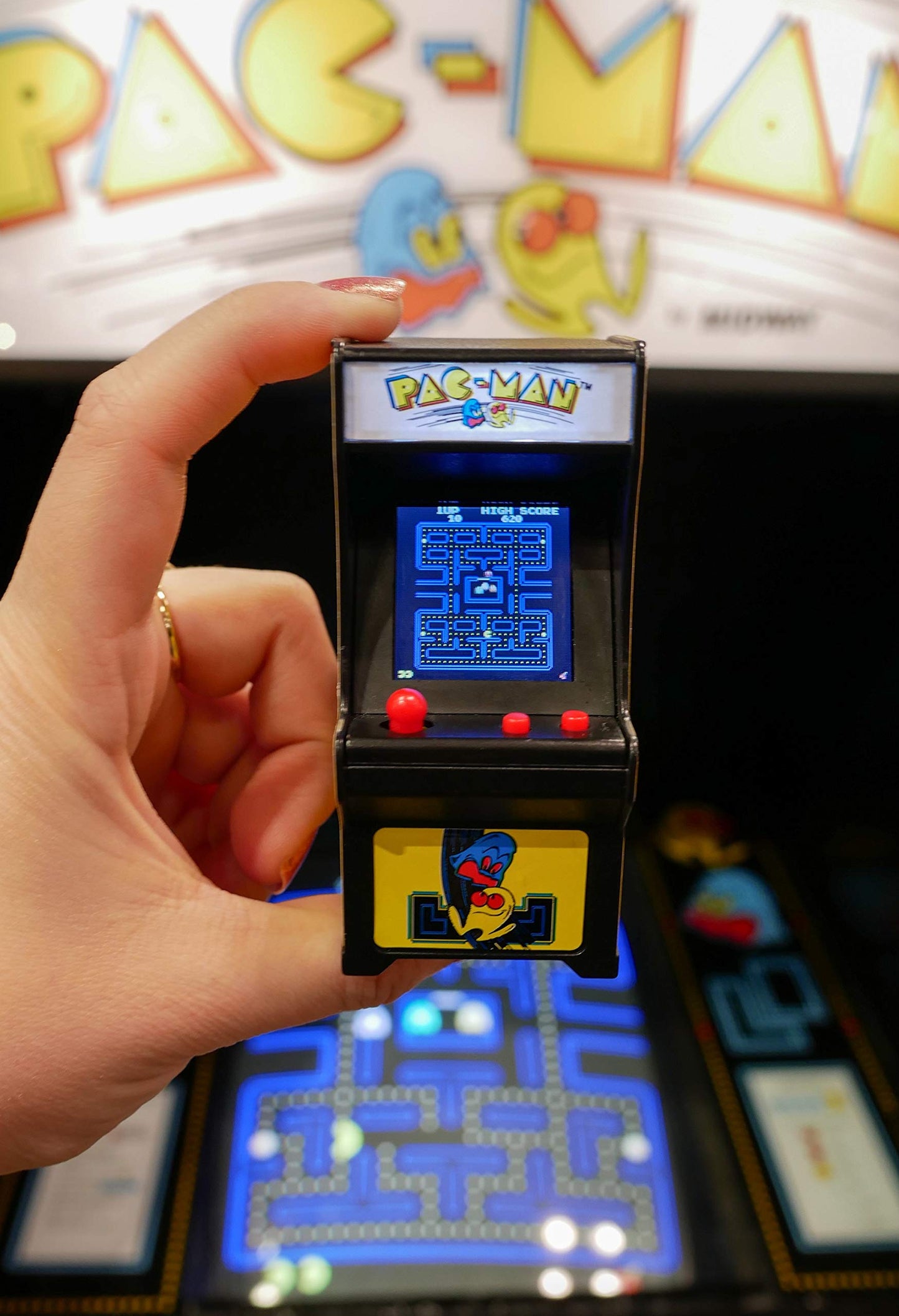 Tiny Arcade Pac-Man 3.5" Mini Retro Game - Functional Arcade Cabinet w/ Real Gameplay & Sounds - Classic Game Fits in the Palm of Your Hand (Ages 8+)
