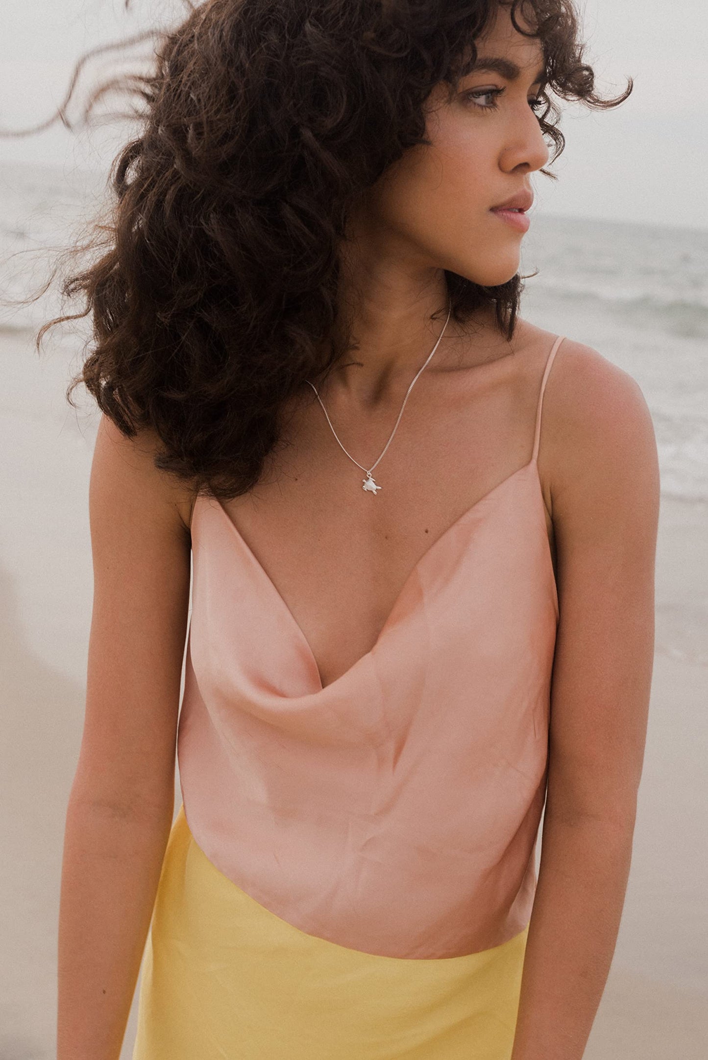 LUUK LIFESTYLE Necklace with turtle pendant and HAPPINESS gift card, 925 sterling silver, 19” chain length, jewelry for everyday life, beach, summer, tropical motif, water and sand resistant, gold