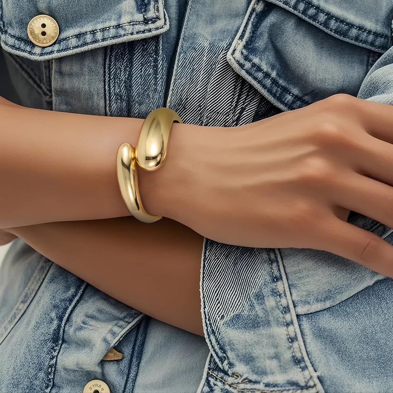 Emibele Gold Bangle Cuff Bracelet Stack, Chunky 18K Gold Plated Teardrop Hinged Thick Bangle Bracelet Set, Non Tarnish Gold Bracelets for Women, 2 Pack, Gold