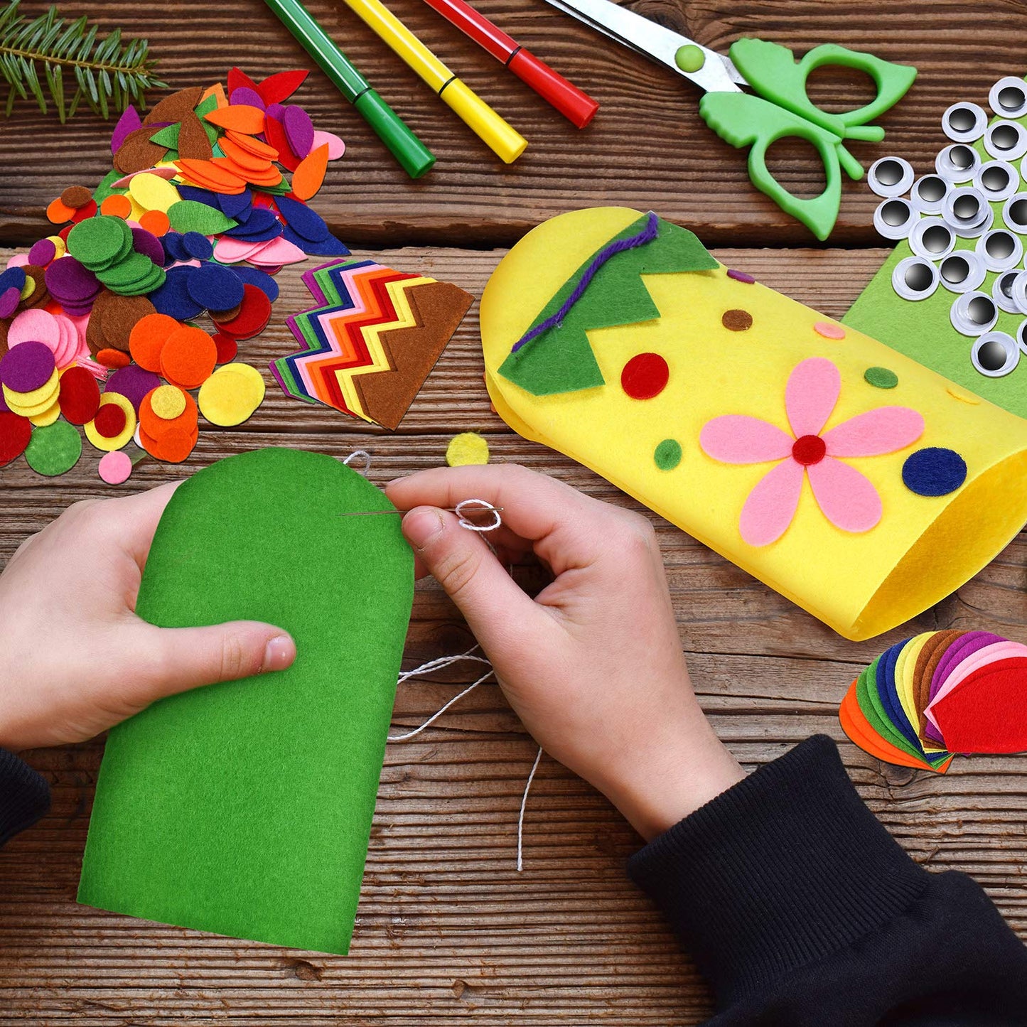 Gejoy 16 Pcs Hand Puppet Making Kit for Kids Felt Sock Puppet Kit Hand Art Craft Toys Kit DIY Your Own Doll Pompoms Googly Eyes Storytelling Role Play Party Supplies