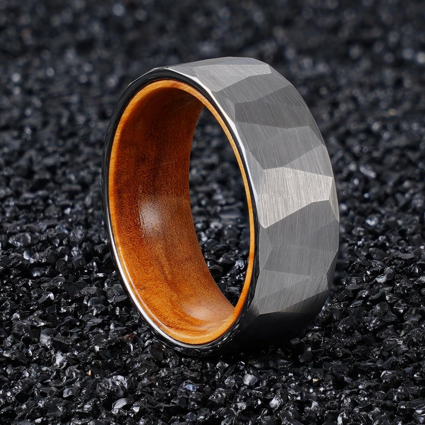 JEWPER 6MM 8mm Black/silver/gold Tungsten Rings for Men Womens Couple Fashion Jewelry Promise Engagement Wedding Band Hammered Inner ring inlaid with olive wood Carbide Polished Edge Comfort Fit