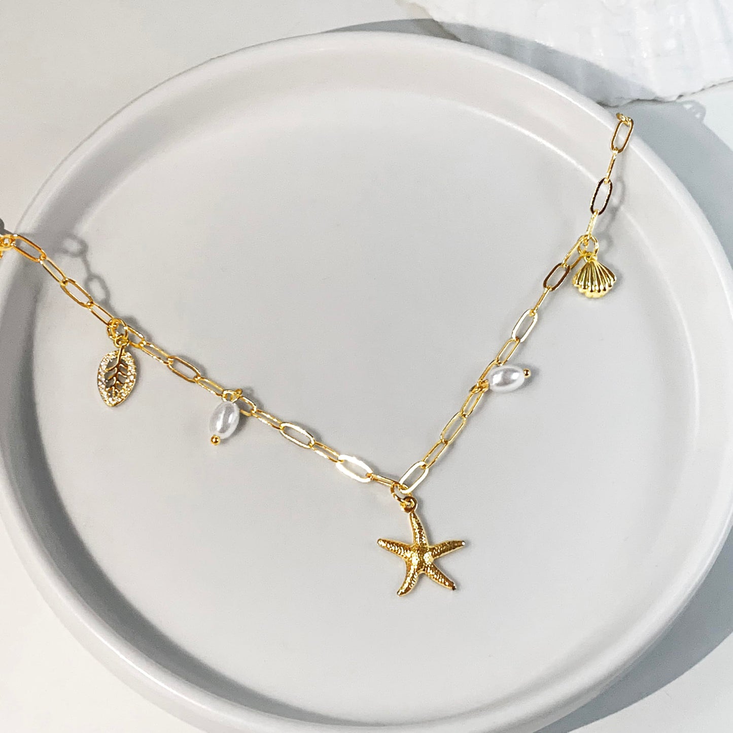 Zeffy Charm Necklace for Women - Dainty Paperclip Beach Charm Necklaces Cute Shell Necklace Starfish Leaf Pendant FreshwaterPearl Necklace Accessory Beach Preppy Stuff Ocean Summer Jewelry