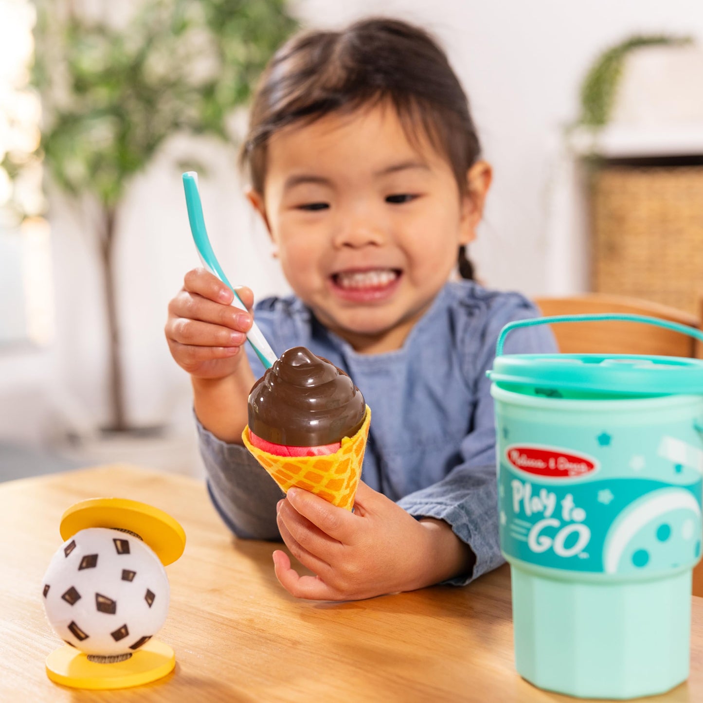 Melissa & Doug Play to Go Cups Food Playset Bundle (2-Pack) - Travel Toys and Pretend Play Food with Fidget Lids for Road Trip Activities for Kids