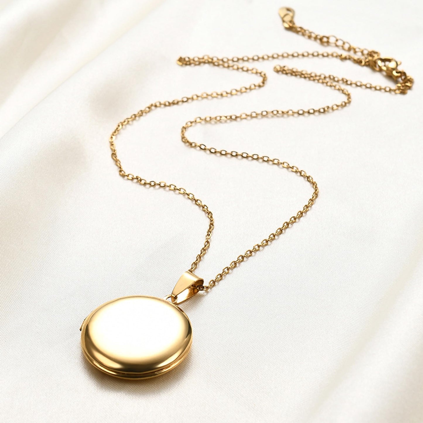 PHOCKSIN Gold Glossy Round Locket Necklace Personalized Photo Locket Necklace for Women Custome Picture Inside with Text Engraved Customized Lockets Gifts for Women