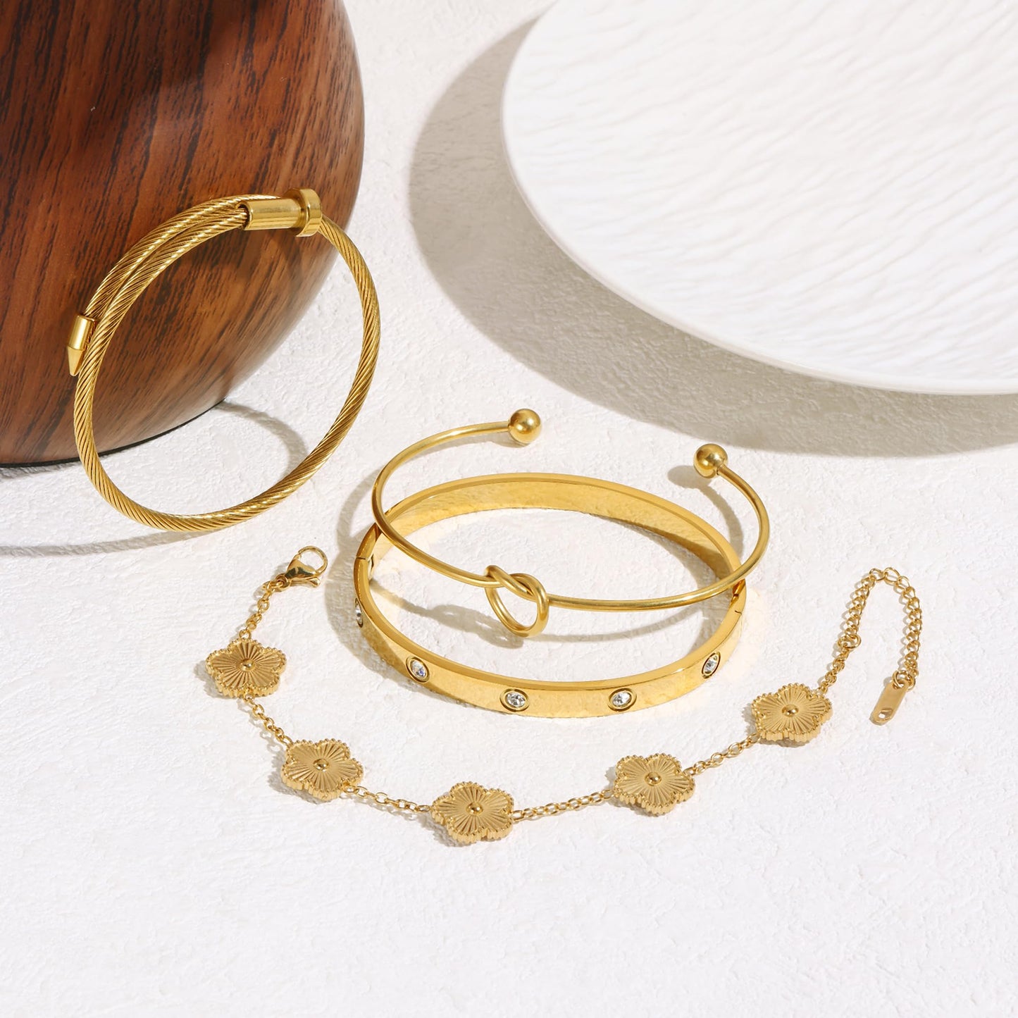 MAOCEN Womens 4Pcs Stackable Floral Gold Bracelets Stainless Steel Bangle Bracelets Non Tarnish Silver Set Trendy Jewelry Gifts for Womens (Gold Gold, 7")