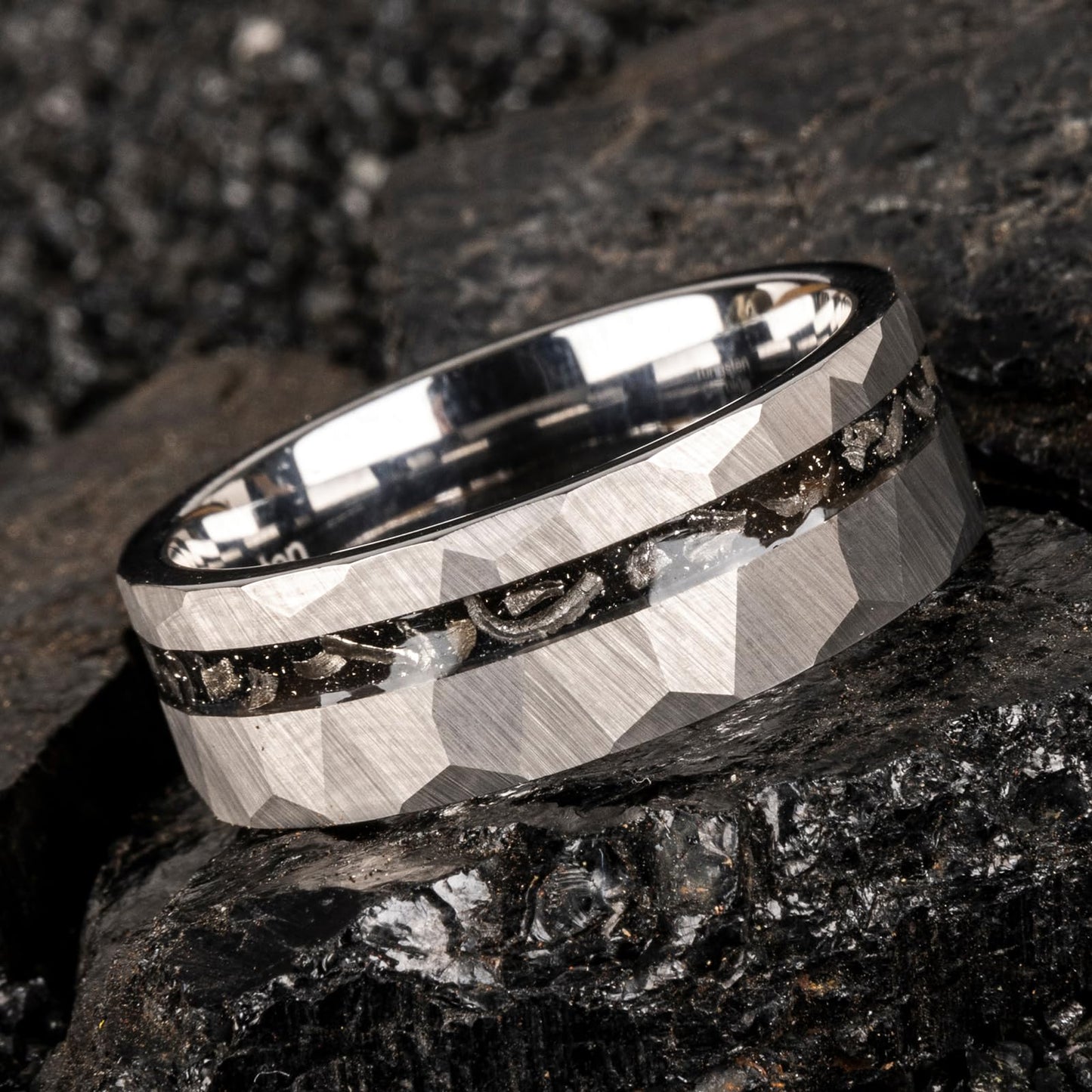 JEWPER 8mm Men Womens Wedding Band Tungsten Rings silver Hammer pattern Fashion Promise Carbide Inlaid Iron Filings Matte Finish Edge Comfort Fit size(13)
