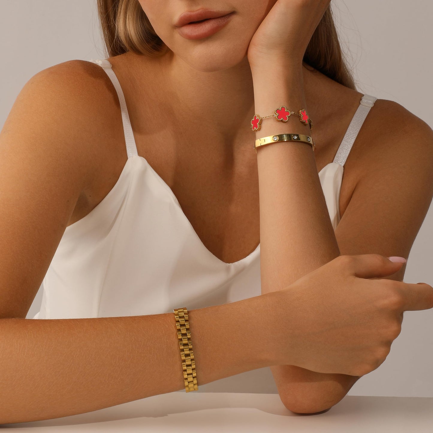 YOQ Stackable Four Leaf Clover Bracelets for Women, 18K Gold Plated Love Bangle Bracelets Set, 3 Pcs Charm Jewelry Gifts (Red)
