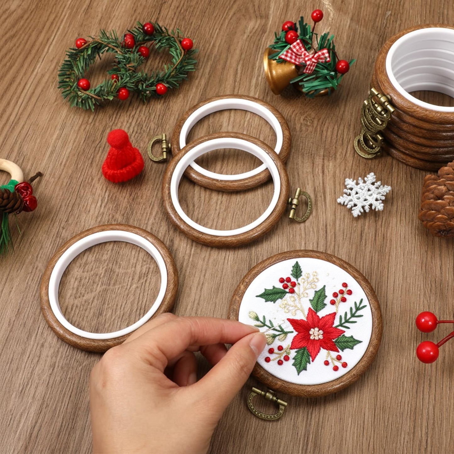 Yuanan 15 PCS 3 Inch Embroidery Hoops, Decorative Imitated Wood Cross Stitch Hoops Small Embroidery Hoop Bulk Embroiderys Hoop Circle Embroiderys Frame for DIY Art Craft Sewing Hanging Ornaments