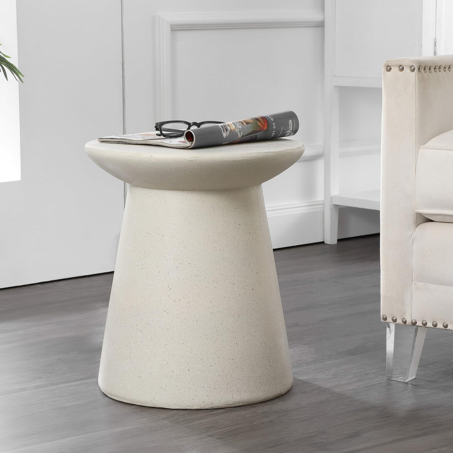 JONATHAN Y TBL1108D Hollie 18" Minimalist Modern Drum Indoor/Outdoor Accent Table Pedestal Contemporary, Mid-Century, Art Deco,Bohemian, Patio, Garden, Bathroom, Living Room, Cream Terrazzo Finish