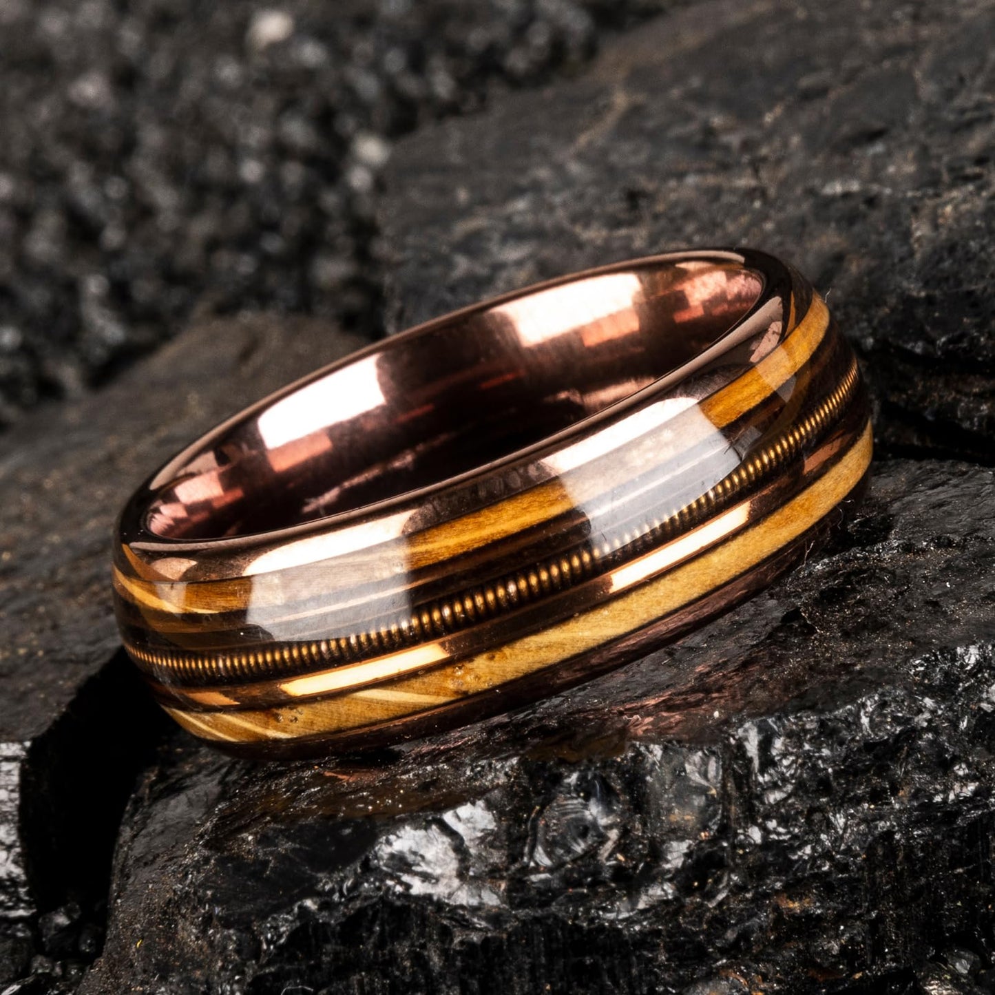 JEWPER 8mm Men Womens Wedding Band Tungsten Rings Brown Fashion Promise Carbide Inlaid Guitar Strings Whiskey Barrel Wood Matte Finish Edge Comfort Fit size 7-12(11)