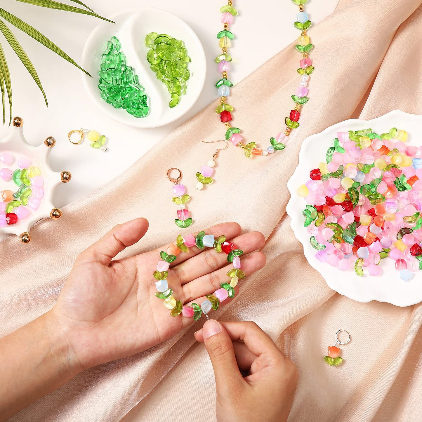 Huquary 320 Pcs Colorful Translucent Tulip Flower Beads Handcrafted Tulip Glass Spacer Bead Crystal Loose Glass Flower Beads for Jewelry Making Earring Bracelet DIY Craft Spring Summer Gifts