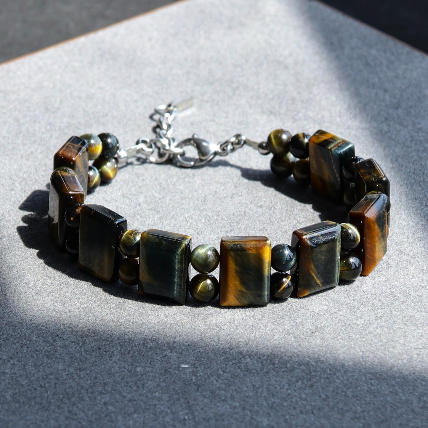 Unique Tiger Eye Bracelet for Men, HASKARE Energy Protection Crystals Golden Blue Tigers Eye Bracelets Handmade Steel Wired Natural Beads Bracelet Adjustable Durable Chain Stone Bracelet Gifts for Him