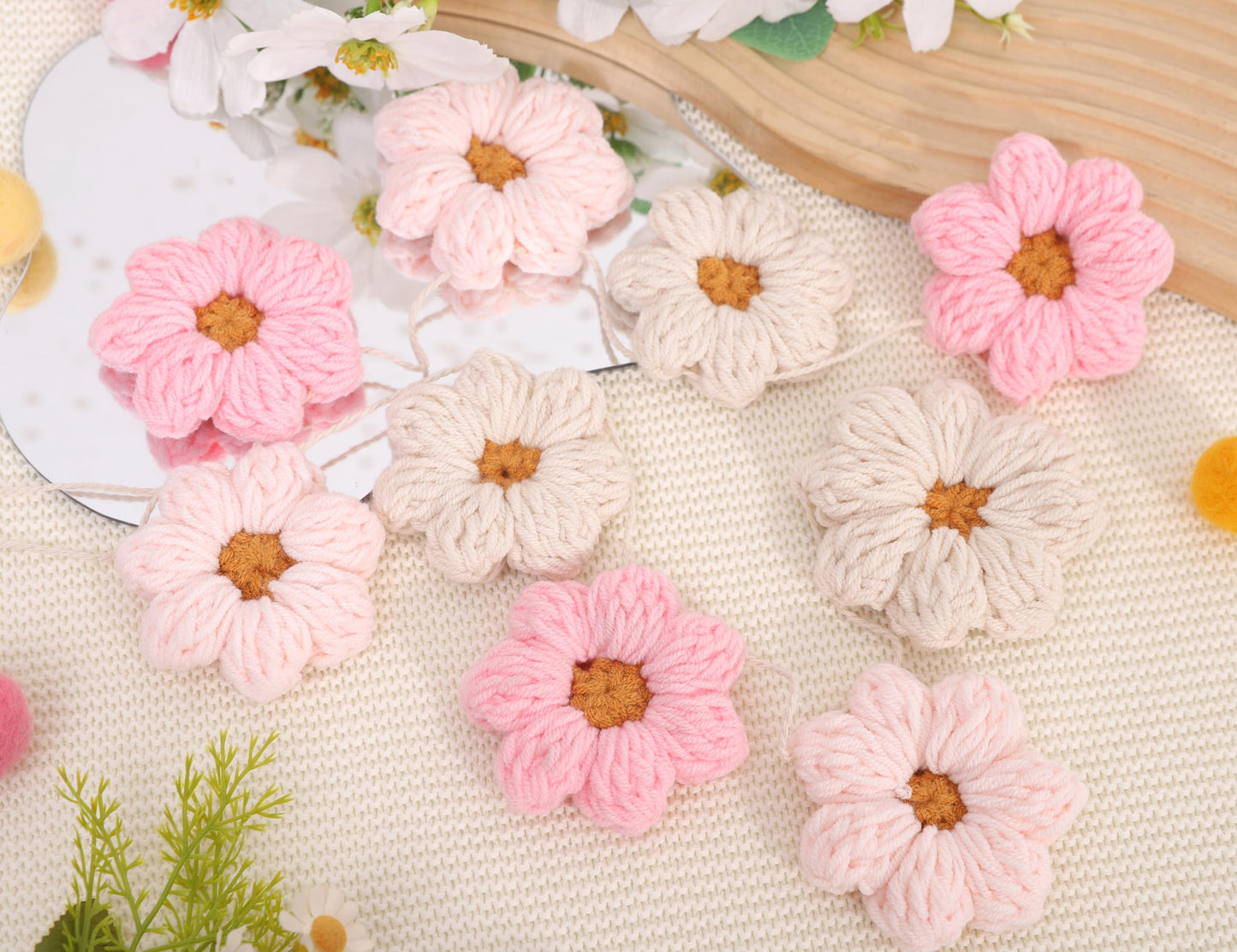 Boho Crochet Daisy Garland - Pink and Beige Yarn Floral Banner for Baby Girl Nursery Decor, Handmade Daisy Garland for Birthday Party, Boho Room Wall Hanging Decoration, Groovy one Birthday Decor