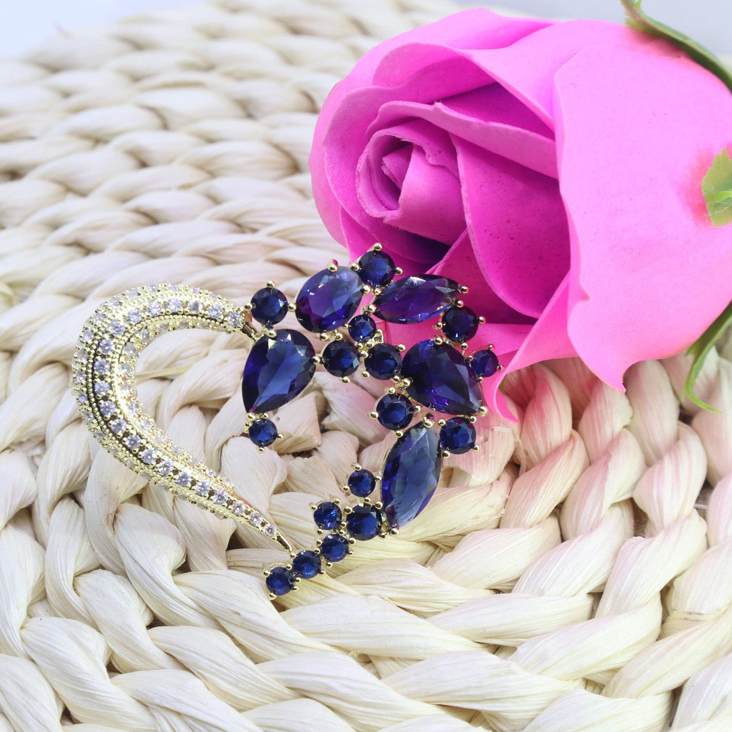 Heart Brooch Pins for Women Fashion Valentine Love Blue Gold Jewelry