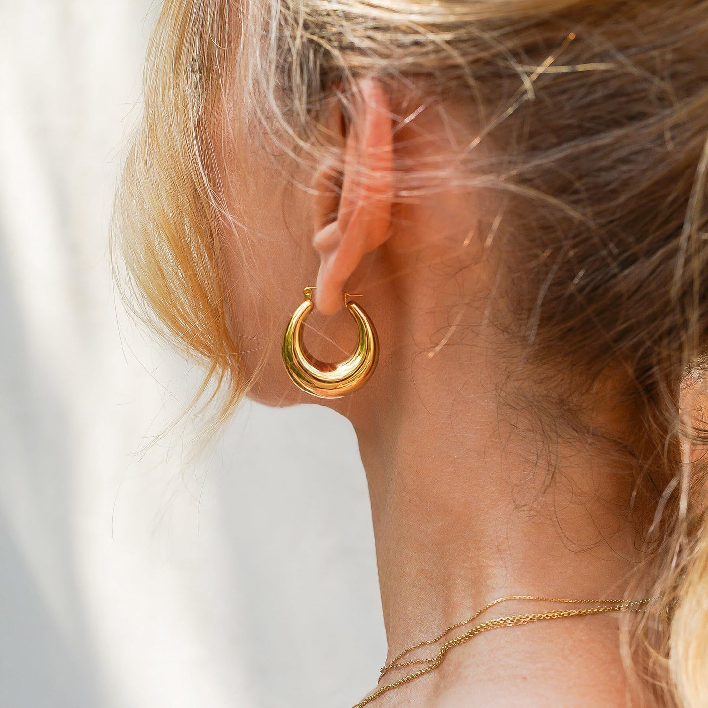 Necocy Small Chunky Hoop Earrings for Women Waterproof, Dainty 14k Gold Plated Hypoallergenic Non Tarnish Thick Hoop Earrings for Sensitive Ears Trendy Chunky Jewelry
