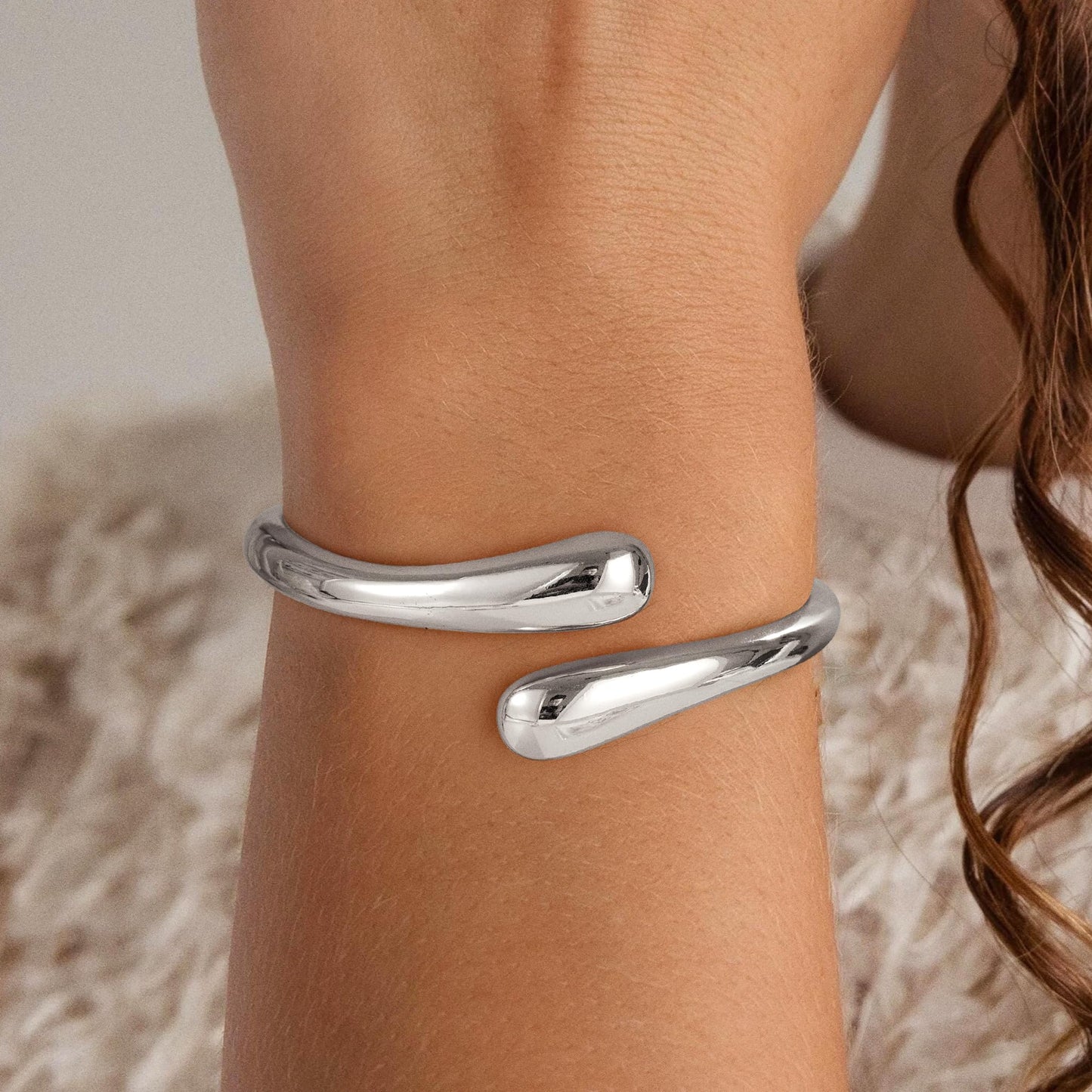 Eaciy Silver Bracelets for Women Trendy - 14K Whited Gold Plated Bangle Bracelet Chunky Adjustable Twist Cuff Gold Bracelet Non Tarnish Waterproof Jewelry for Women Gifts