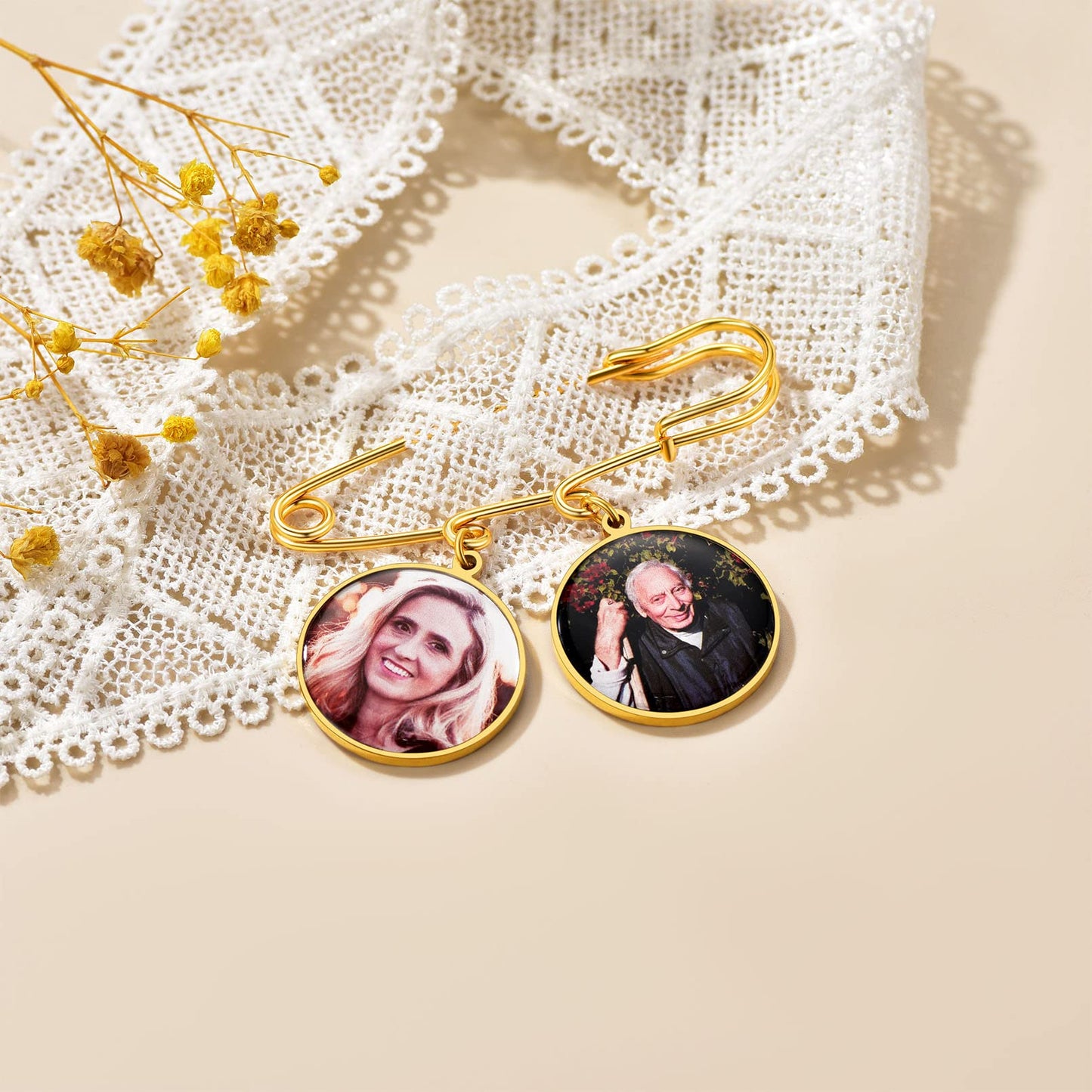 Custom4U Wedding Charms for Bouquet Custom 3 Picutres Customized Photo Pins Round Shaped Memory Charm Funeral Boutonniere