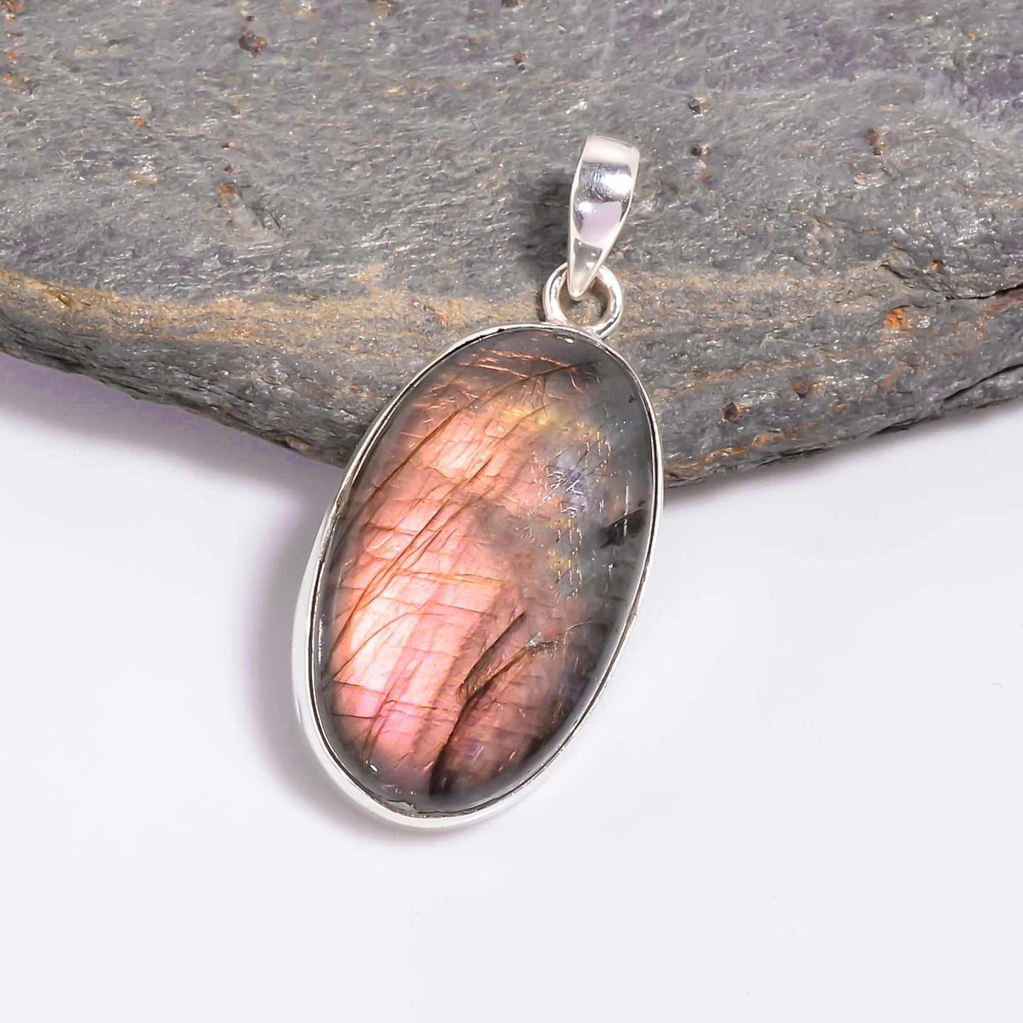 SIVARA Labradorite Pendant Necklace – Handmade Oval Crystal Pendant in 925 Sterling Silver – Healing Gemstone Jewelry Gift for Women – February Birthstone - Boho Spiritual Necklace