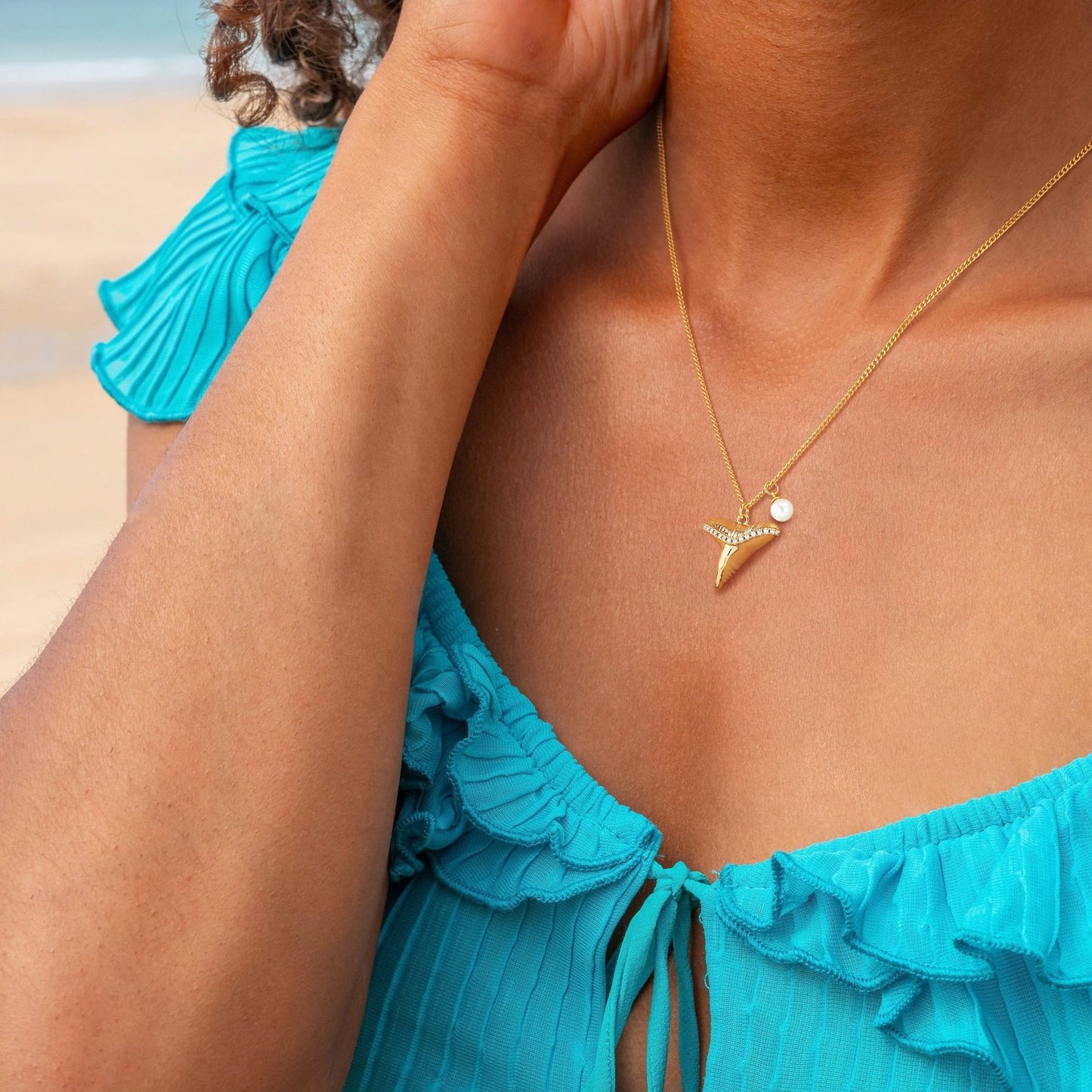 MEVECCO Dainty Gold Shark Teeth Pendent Necklace for Women 18K Gold Plated Cubic Zircon Chain Necklace Boho Handmade Ocean jewelry