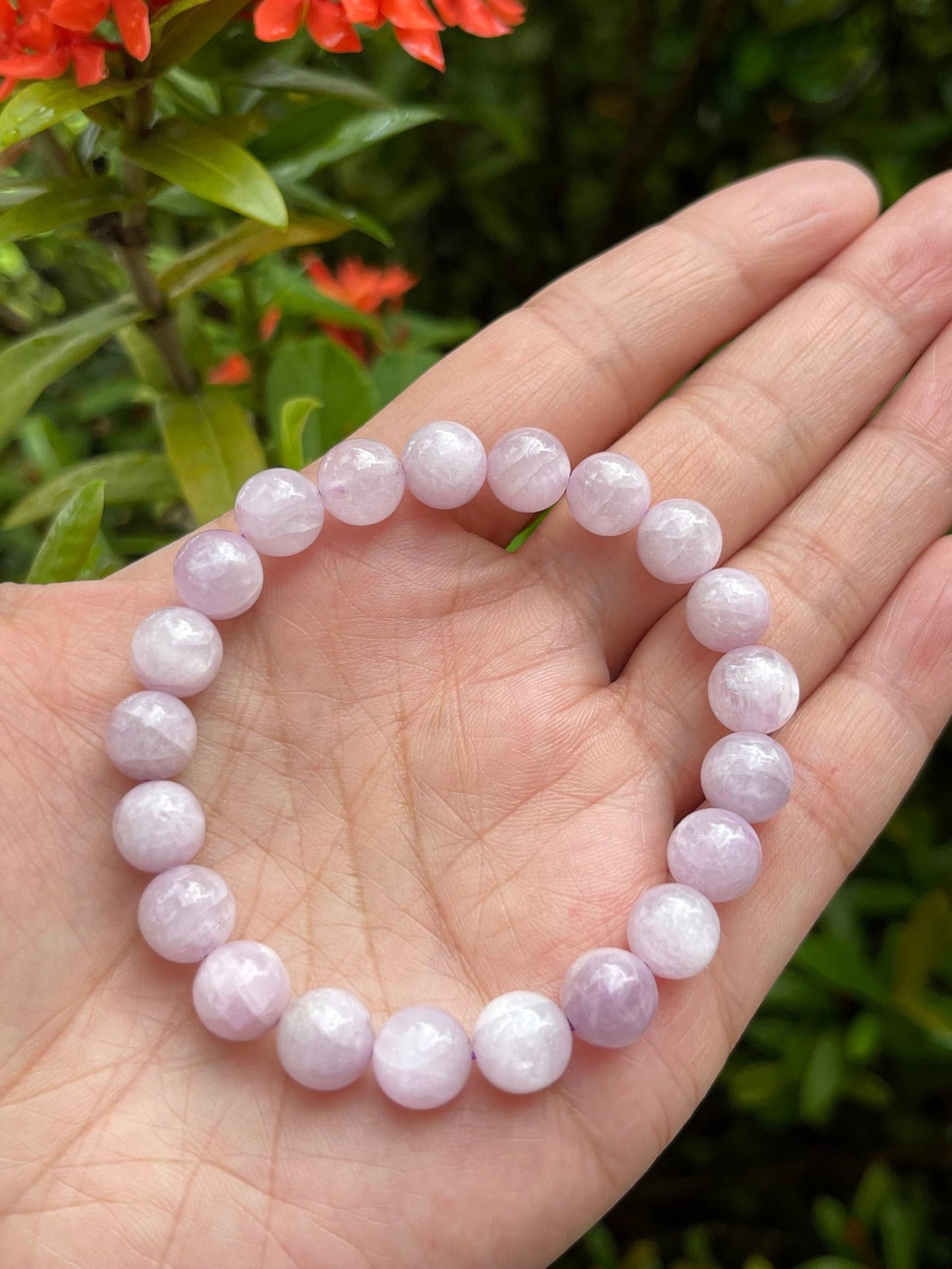 GAF TREASURES Kunzite Crystal Bead Bracelet 6-8mm, Genuine Kunzite Stretch Gemstone Bracelet, Healing Crystal Bracelet, Gift for Men & Women (1)