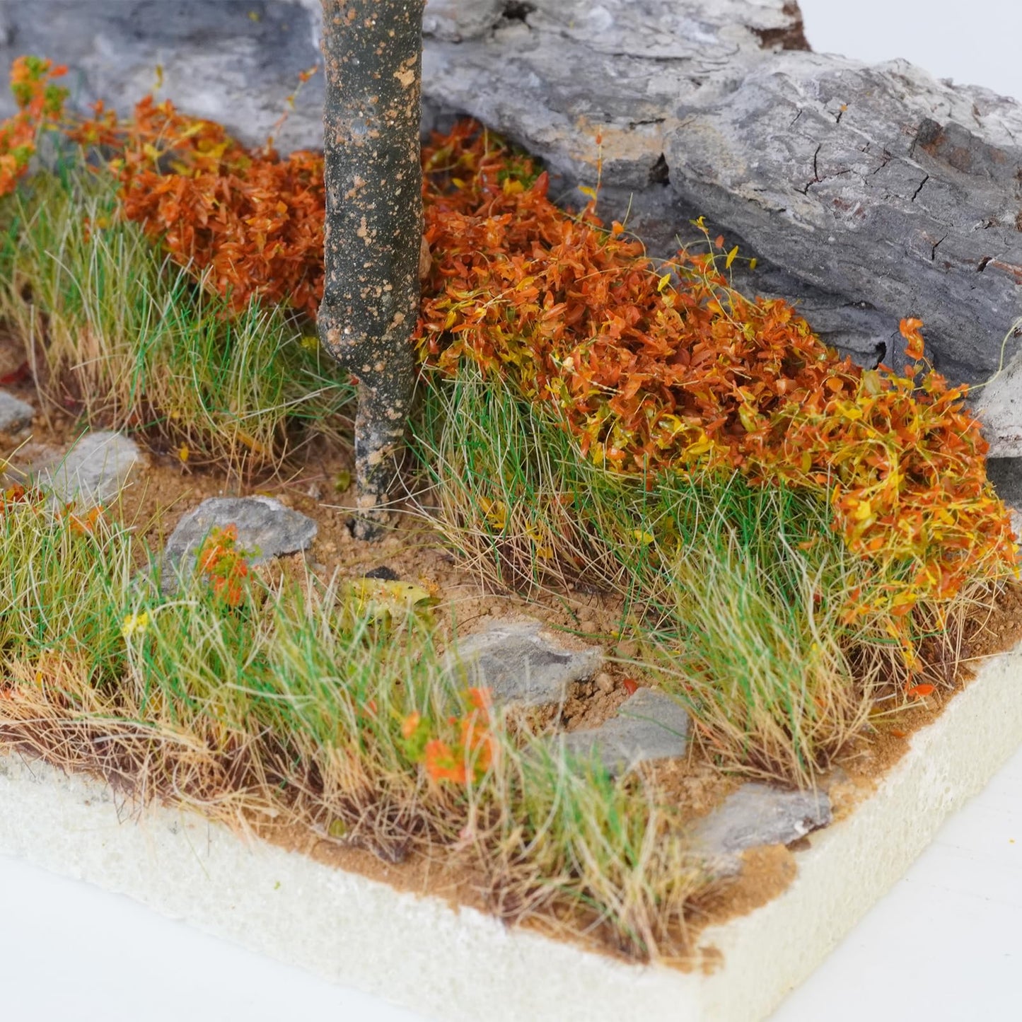 ZZZ SAN ZHI Multicolor Leaf Model - 300ml Miniature Scenery Material for Train Railway, Diorama, Car Scene & Scale Landscape Layouts (Summer Green)