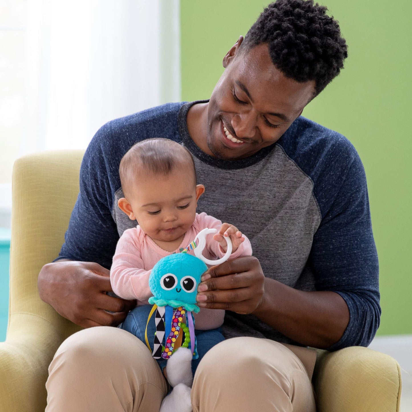 Lamaze Clip On Car Seat and Stroller Toy - Sprinkles The Jellyfish - Tactile Travel Toys for Sensory Development - Baby Sensory Toys - Ages 0 Months and Up