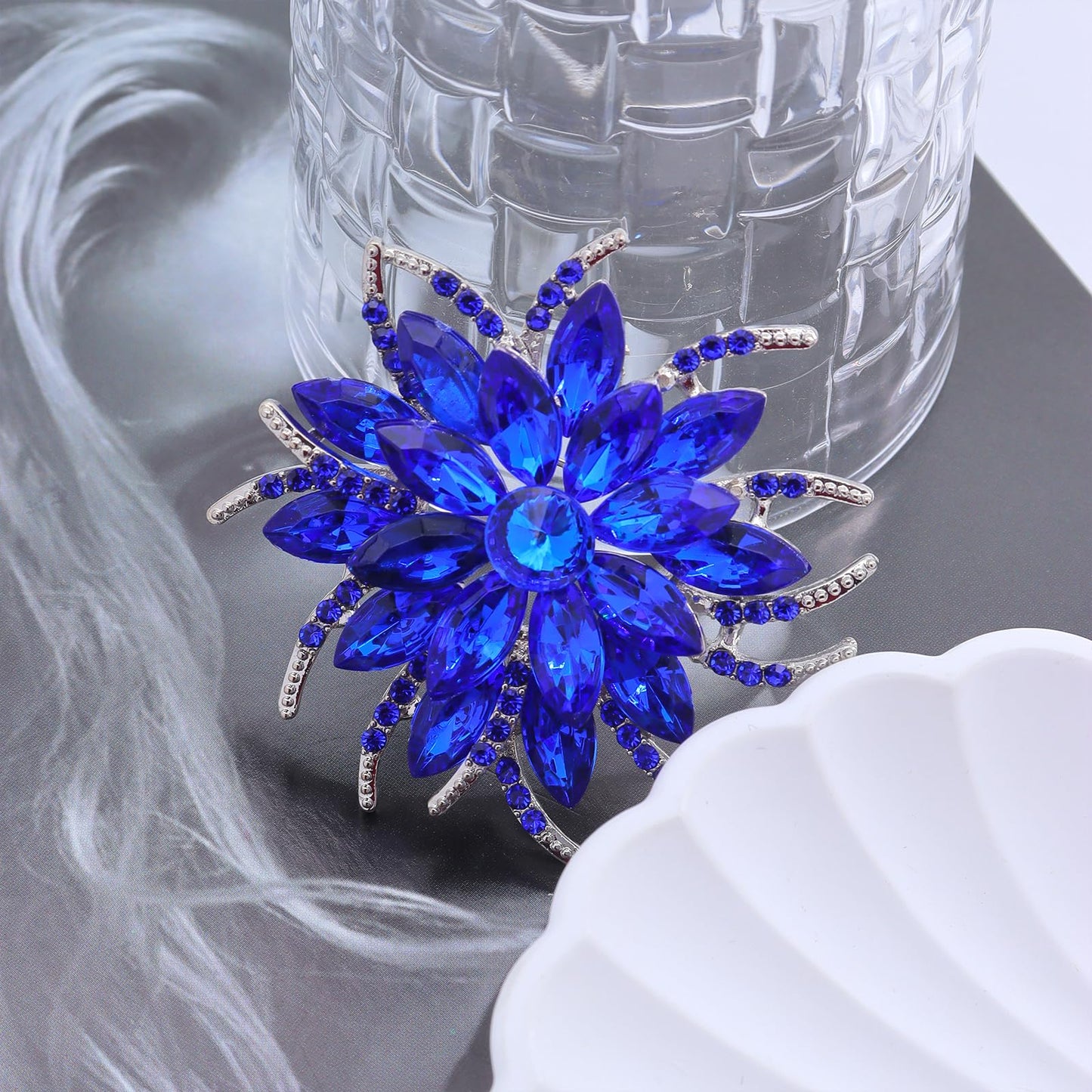 Rhinestone Large Flower Brooches Pins for Women Fashion Sparkly Crystal Sunflower Statement Brooch Unique Wedding Party Suit Dress Jewelry Accessories (Blue2)