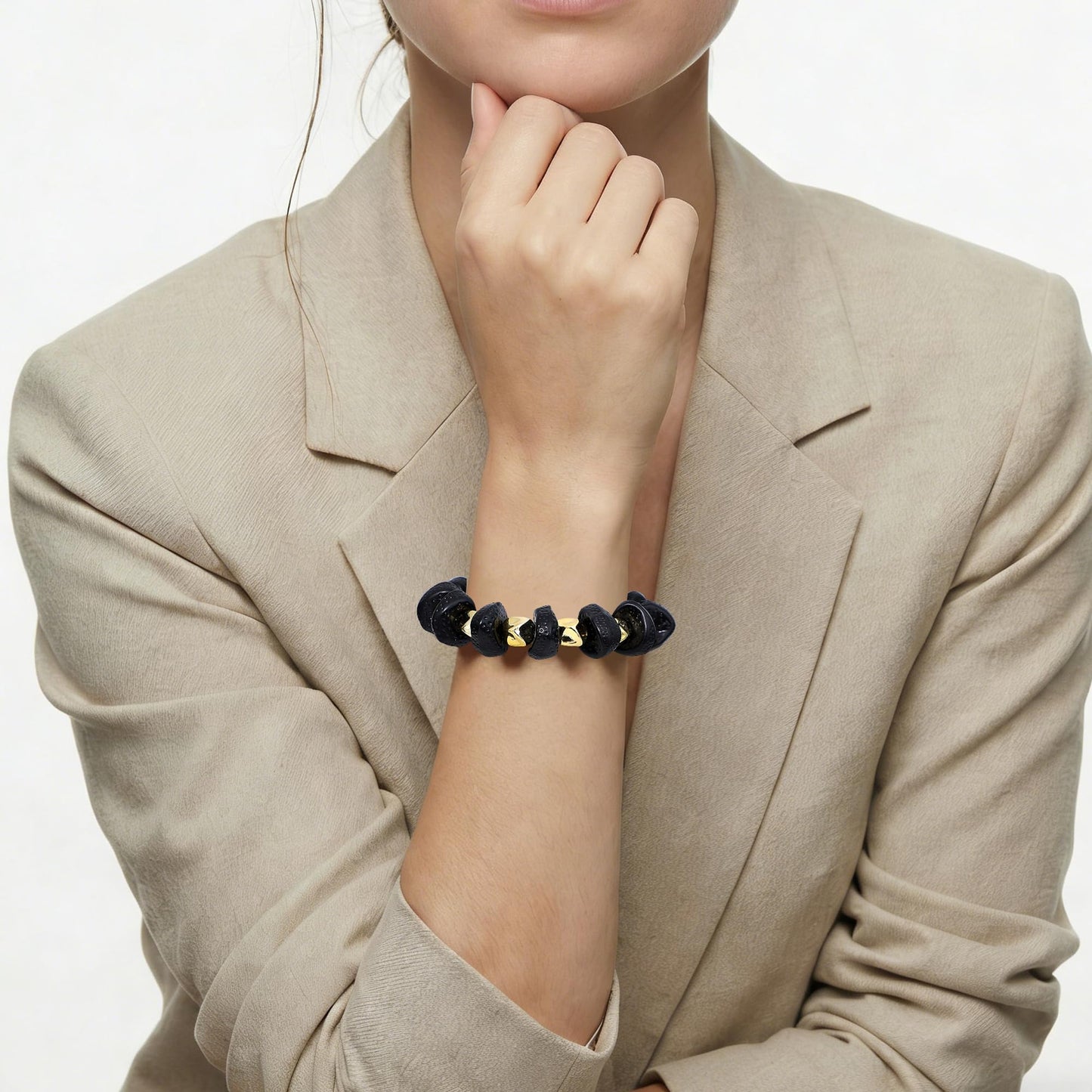 GOOJIDS Simple Beaded Gold Plated Bangles Bracelet Chunky Bamboo Tube Curved Stacking Clear Acrylic Colorful Beads Stretchable Gold Plated Bracelets Set For Women (D-Black&Gold Bracelet)