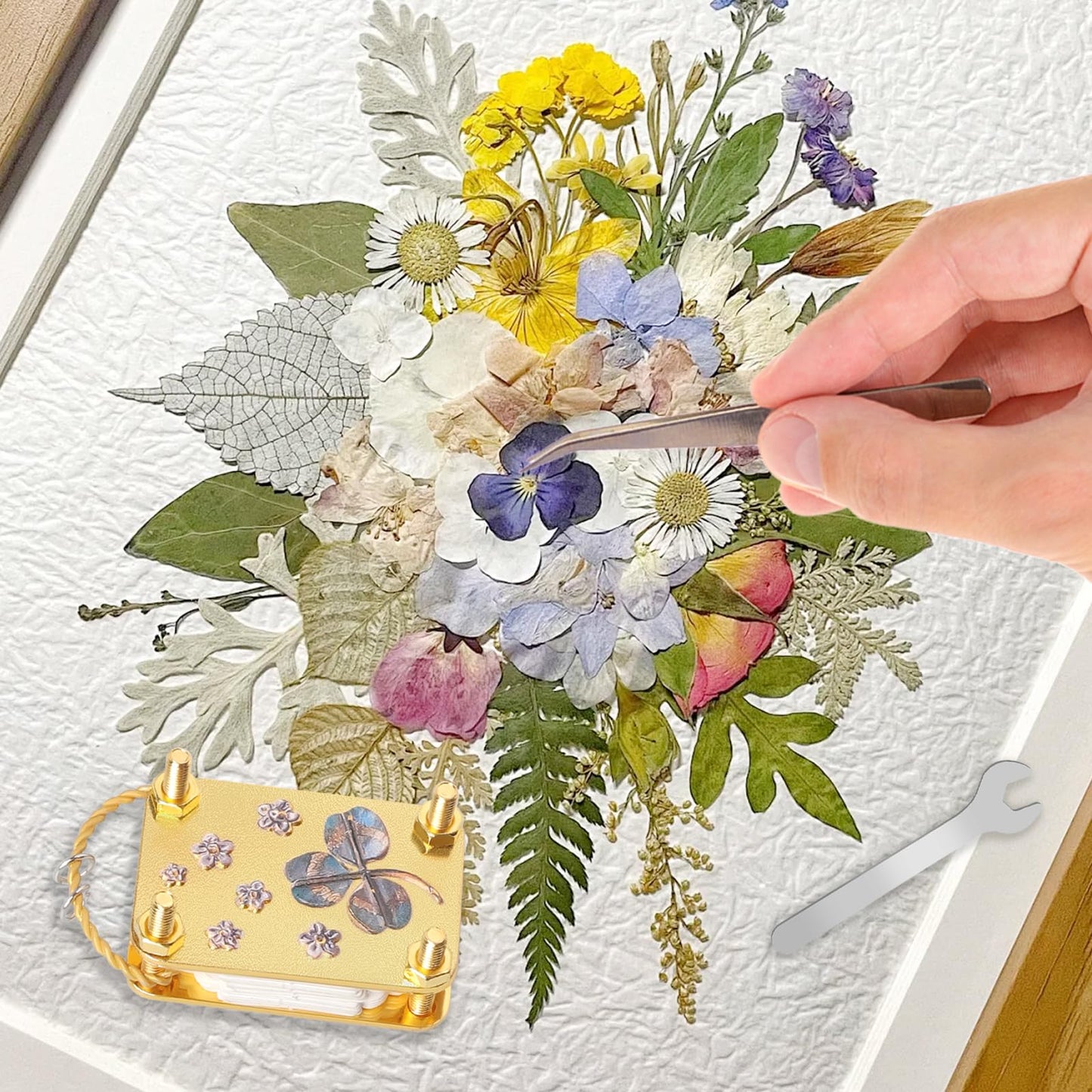 loghohu Micro Flower Press, Mini Flower Press with 20 Reusable Specimen Papers and Wrench Metal DIY Plant Presses Preservation Kit for Arts and Crafts Lovers