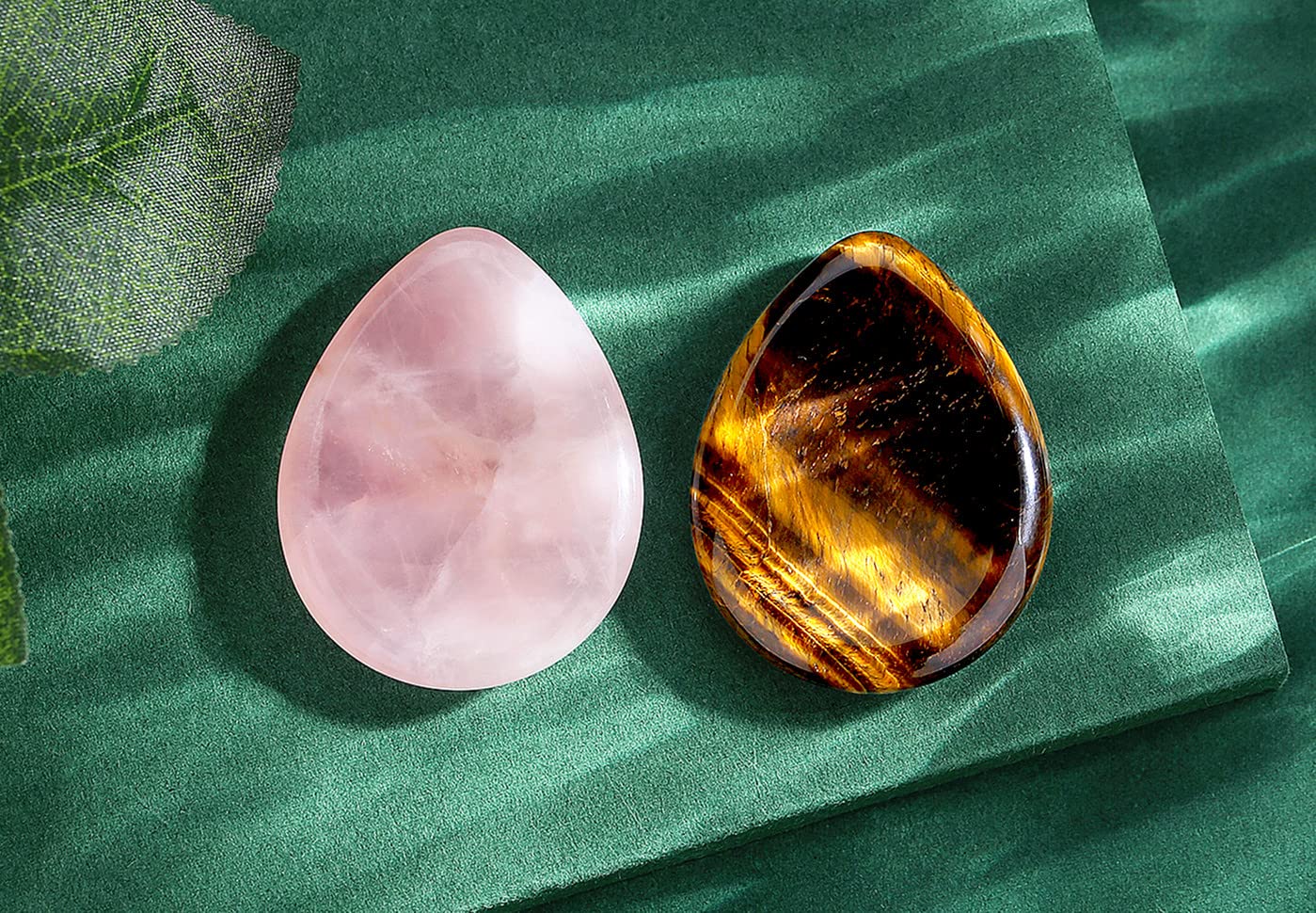 QINJIEJIE 2PCS Worry Stone Tiger's Eye Rose Quartz Crystals Sets Hand Carved Thumb Stones Pocket Gemstones Meditation Healing Crystal Reiki Natural Relax Palm Stone for Anxiety Therapy Relief