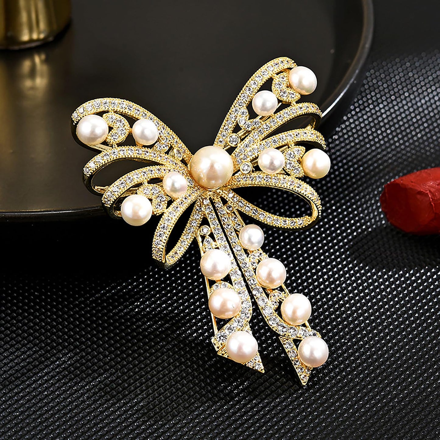 AILONMEI Brooches Jewelry for Women Fashion, Elegant Designer Costume Corsage Pearl Brooches & Pins Christmas Gift(Bowknot)