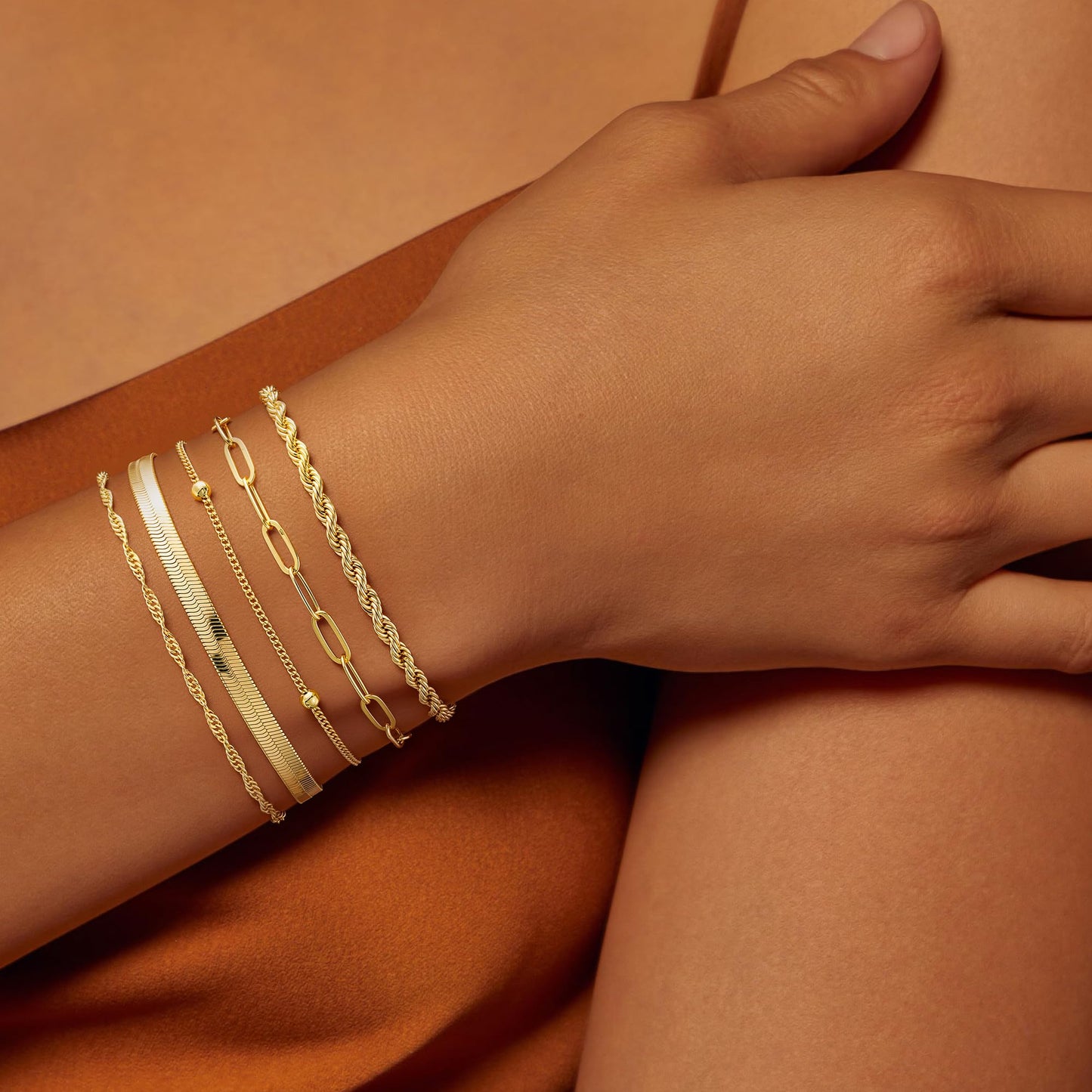 Turandoss Gold Bracelets Stack for Women, Dainty 14K Gold Plated Stackable Bracelet Set Adjustable Paperclip Rope Snake Satellite Box Chain Bracelet Waterproof Non Tarnish Jewelry Gifts