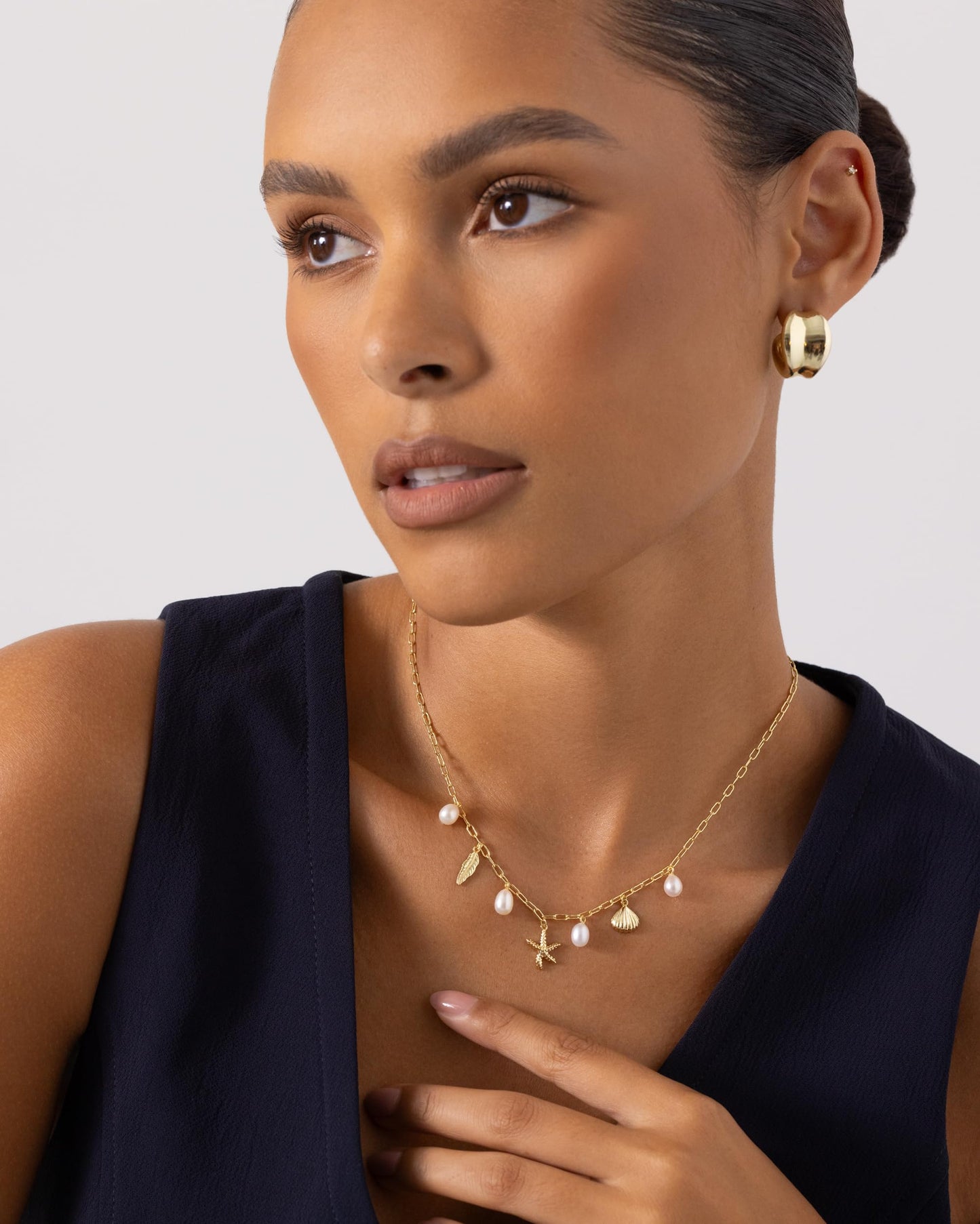 PAVOI Rhodium Plated Beach Charm Necklace for Women - Dainty Paperclip Chain Trendy Beachy Multi Charm Necklace - Gold Ocean Summer Jewelry with Freshwater Pearl, Sea Shell, Starfish