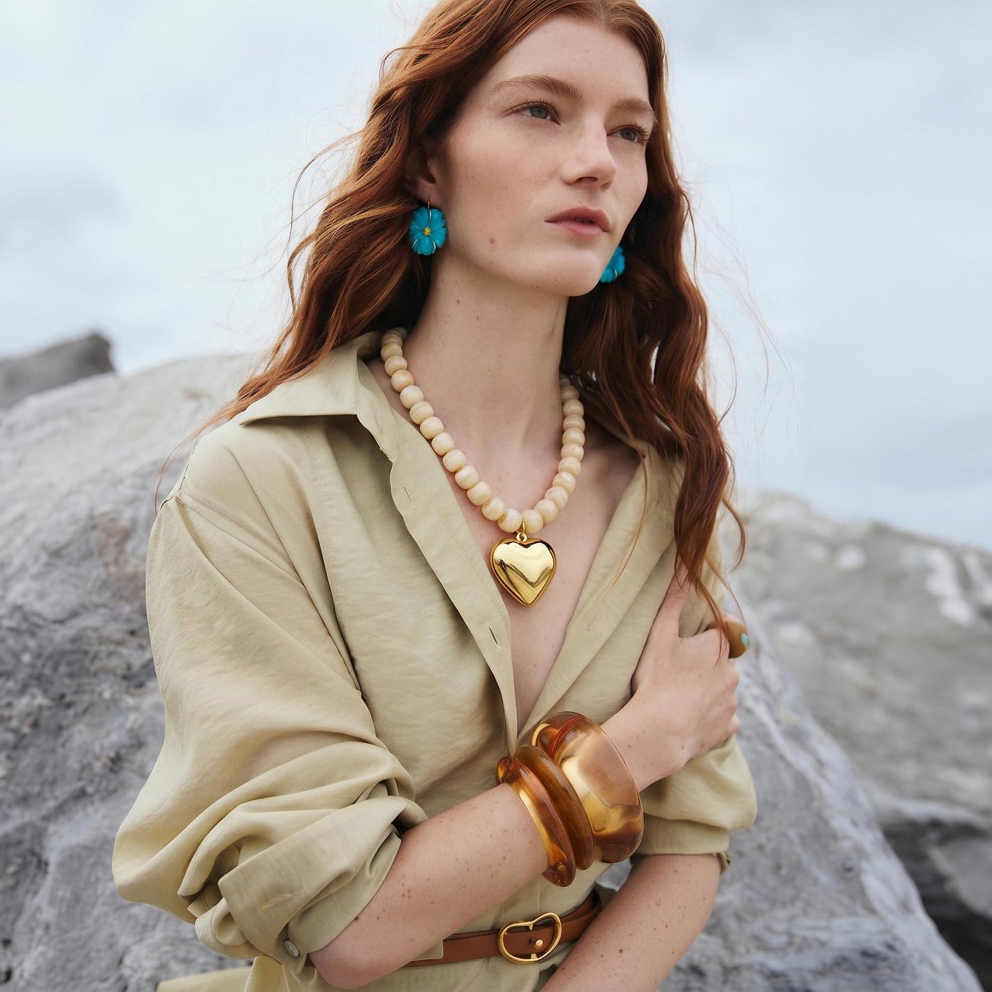 MIUSISHIYU Honey Yellow Faux Agate Resin Chunky Necklaces for Women, Trendy Beaded Puffy Gold Heart Pendant Statement Choker, Lightweight Boho Y2K Summer Beach Jewelry