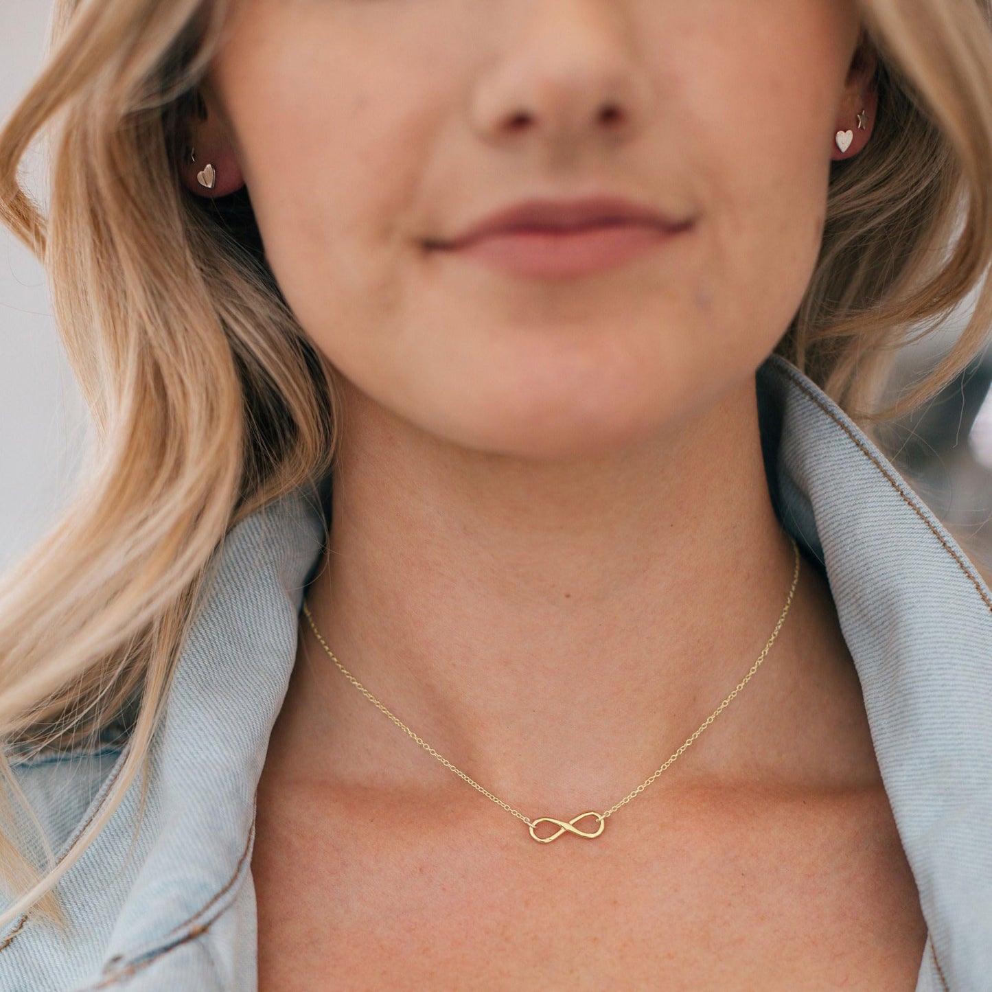 VRIUA Gold Linked Pendant Necklace 14K Gold Plated Dainty Choker Necklace Minimalist Jewelry Everyday for Women