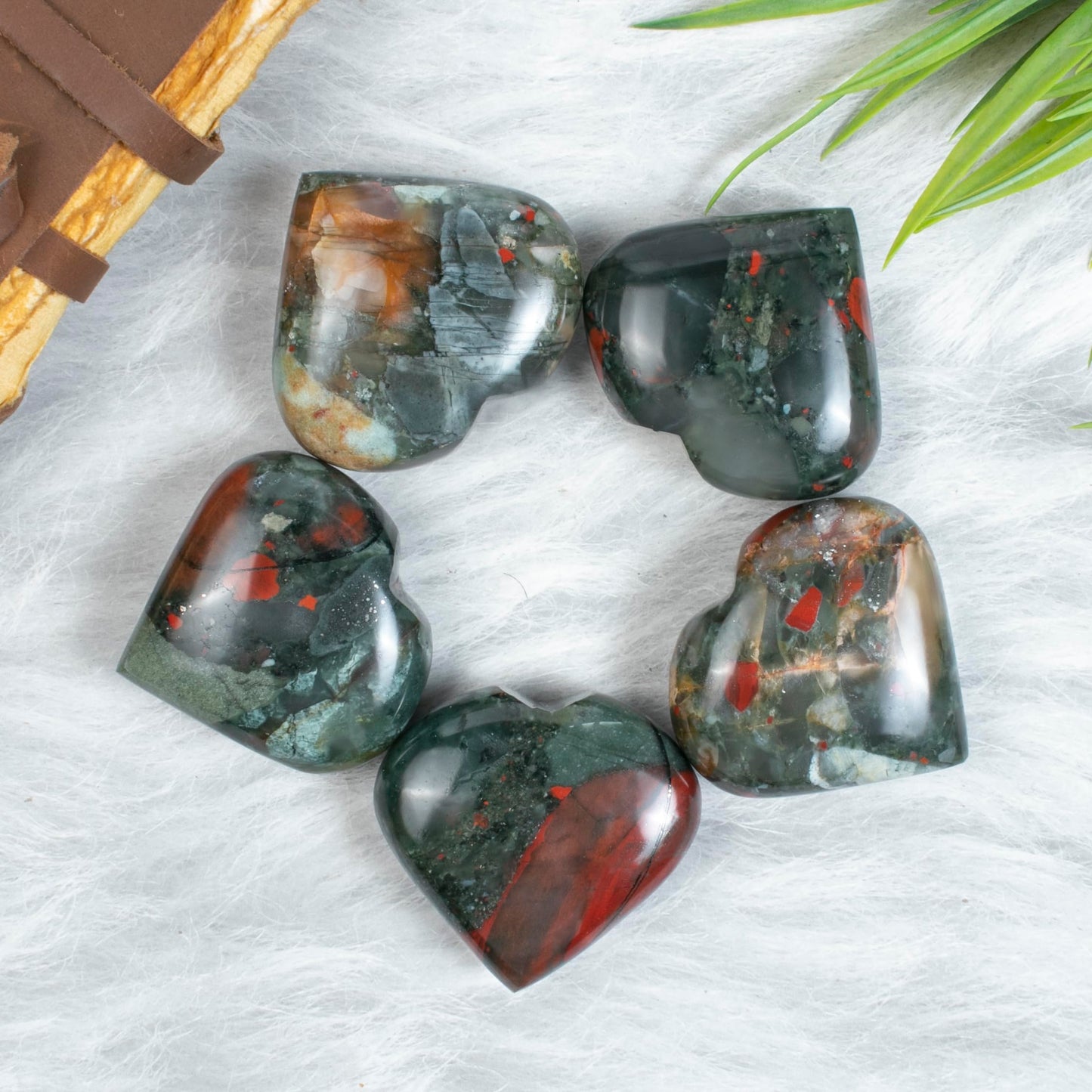 Crocon 50mm African Bloodstone Heart Stone Big Heart Shape Puff Stones Set 450+ Carats Pocket Crystal Healing Tumble Collection Palm Worry Stone Good Luck Charm Meditation Gift Craft Home Decor