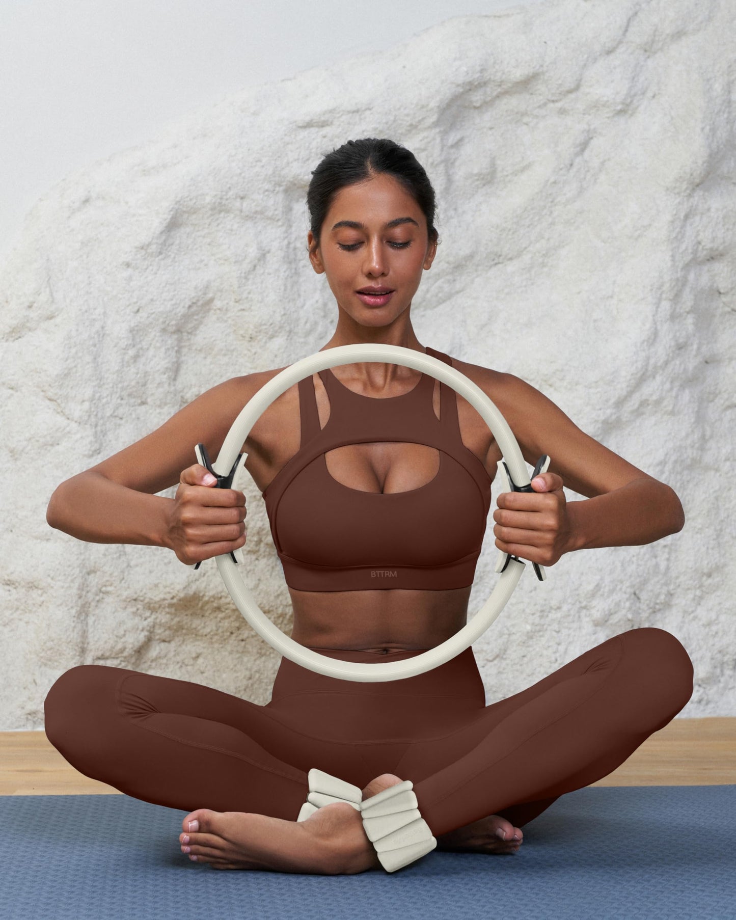 BetterMe Toning Pilates Ring – Magic Circle Pilates Ring for Strength & Flexibility – 15 Inch Fitness Ring for Home Pilates & Yoga Workouts (Chocolate Brown)