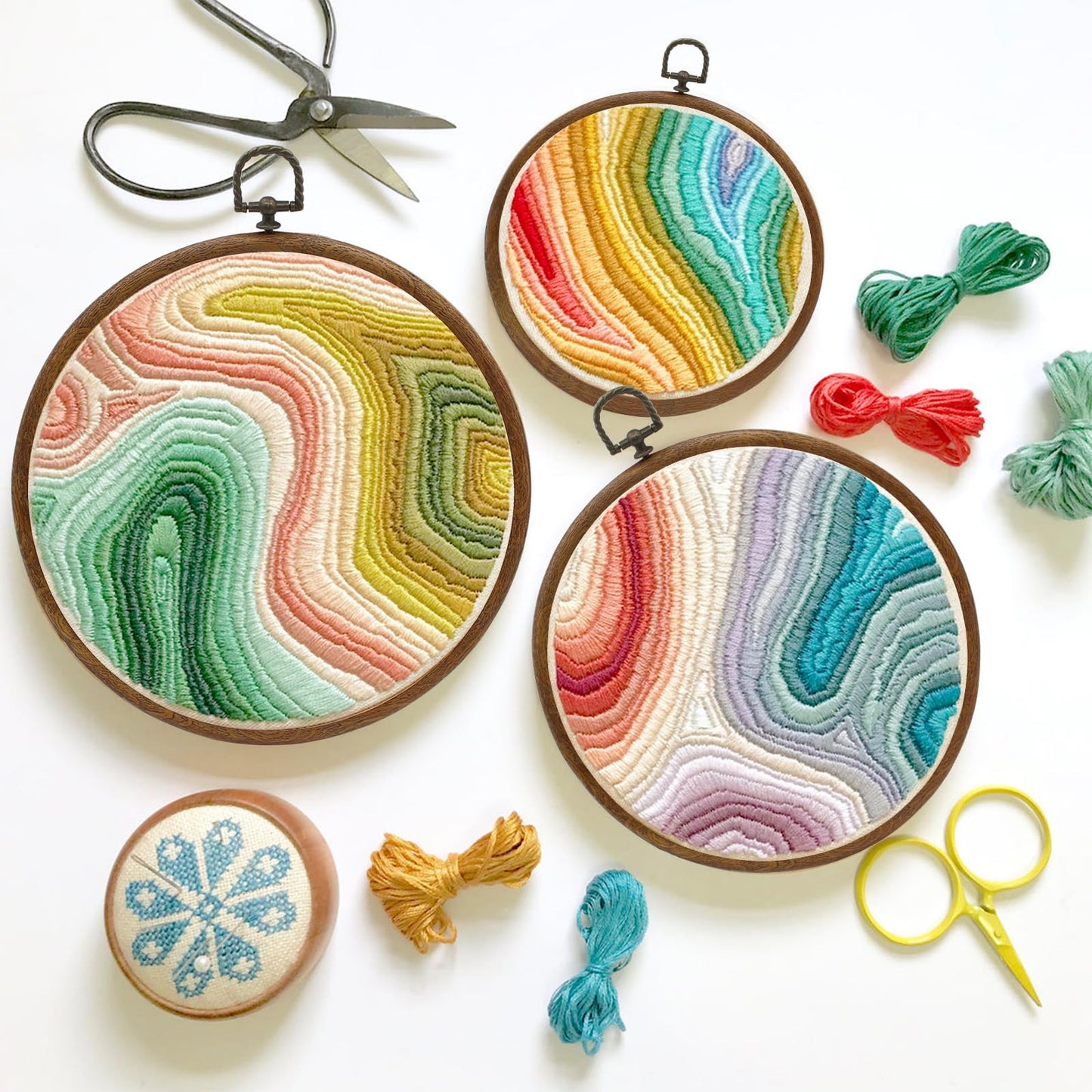 Auvotuis 3Pcs 9 Inch Round Embroidery Hoops Imitated Wood Cross Stitch Hoop, Circle Display Frame for DIY Christmas Ornament, Art Craft Sewing
