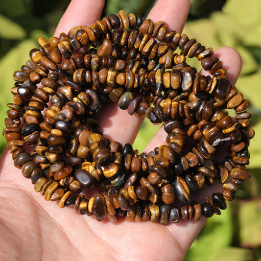 400pcs Natural Chip Stone Beads for Jewelry Making Tiger Eye 5-8mm Irregular Gemstones Healing Crystal Loose Rocks Bead Hole Drilled for Ring Earrings Necklace Bracelet Making DIY Art Crafts