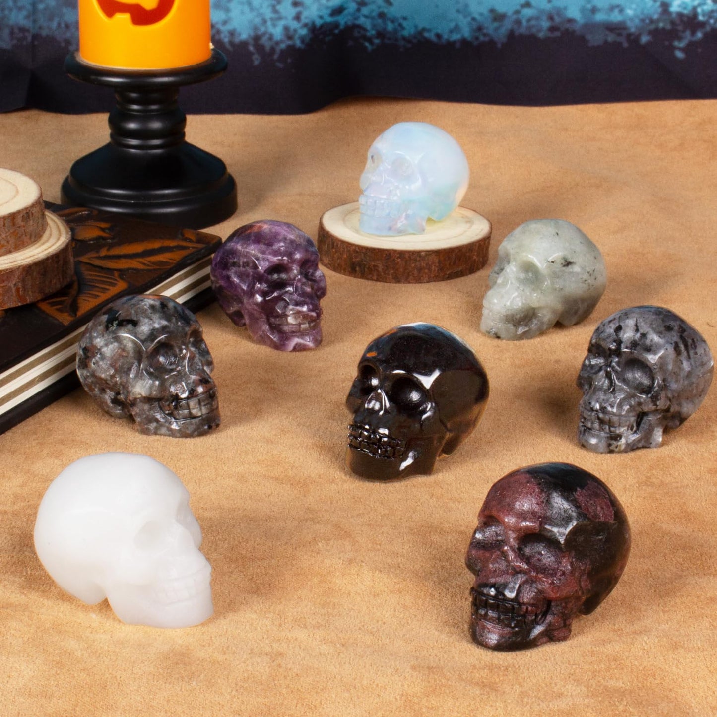 Hguxmcu Garnet Crystal Skull, 1.4 Inch Miniature Hand Carved Reiki Healing Pocket Stone, Small Collectible Skull Figurine for Altar Home Office Decor, Crystal Statue Meditation Gift for Men Women