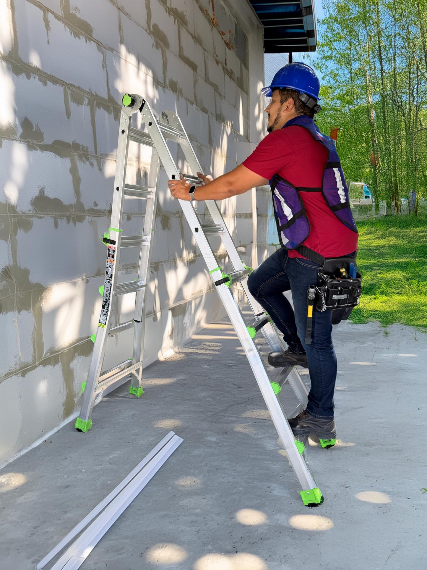 Louisville 18-Ft Reach Aluminum Multipurpose Ladder, Type IA, 300-pound Load Capacity, L-2099-18