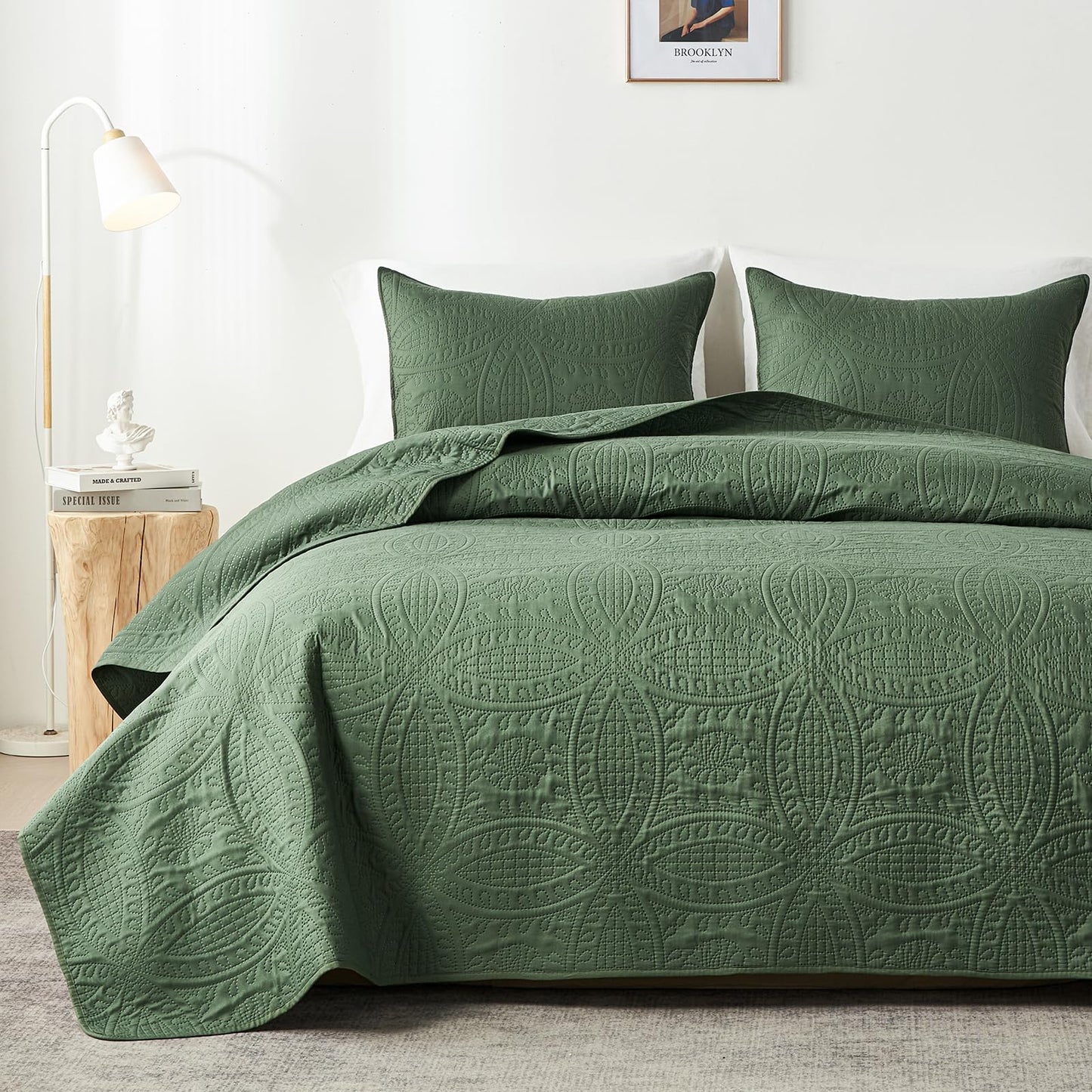 akkialla Queen Quilt Bedding Set,Olive Green Ultrasonic Full/Queen Quilt Set,Lightweight Soft Bedspread Coverlet,Modern Style Coin Pattern Bed Cover for All Seasons,3 Piece(1 Quilt,2 Pillow Shams)