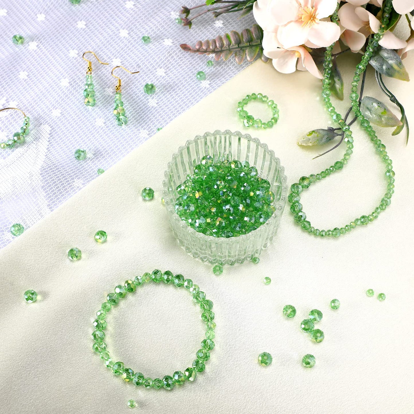 WILLBOND 600 Pcs Crystal Glass Beads for Jewelry Making Bulk Suncatcher Faceted Rondelle Loose Gemstone for Valentine's Day, Irish Holiday, Easter Bracelet DIY Crafts 8mm, 6mm, 4mm(Green)